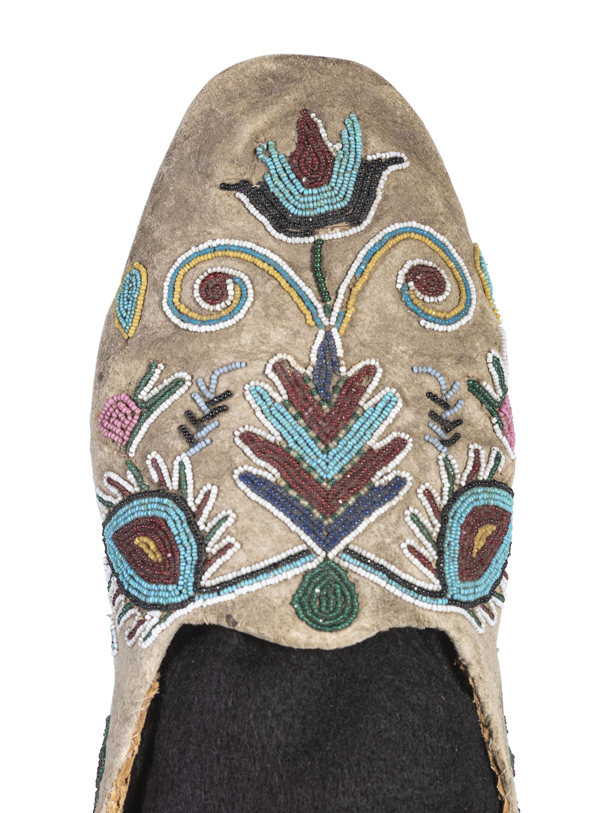 Apsáalooke and Prairie Beaded Hide Moccasins