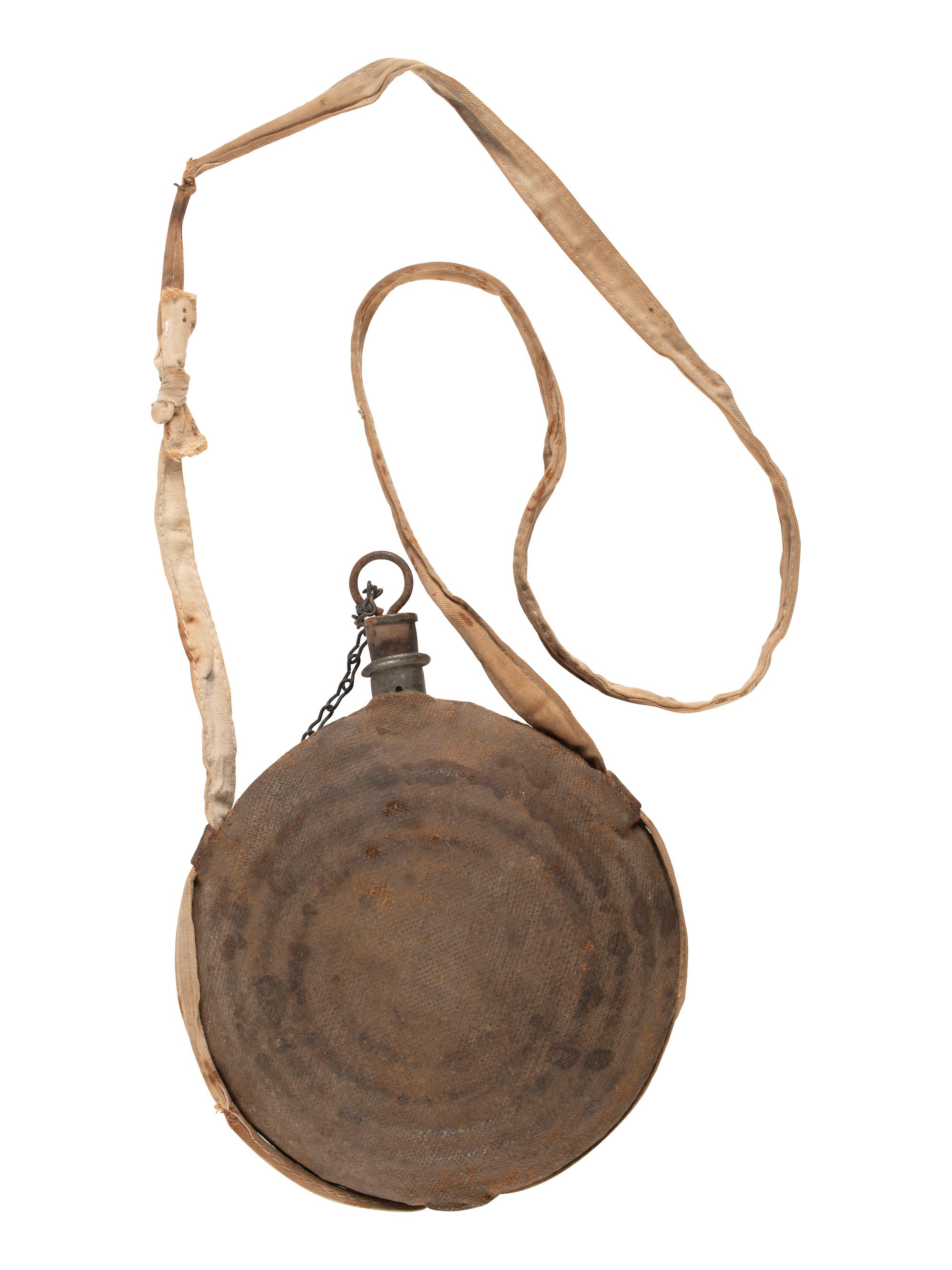 [CIVIL WAR]. Model 1858 Federal bullseye canteen.