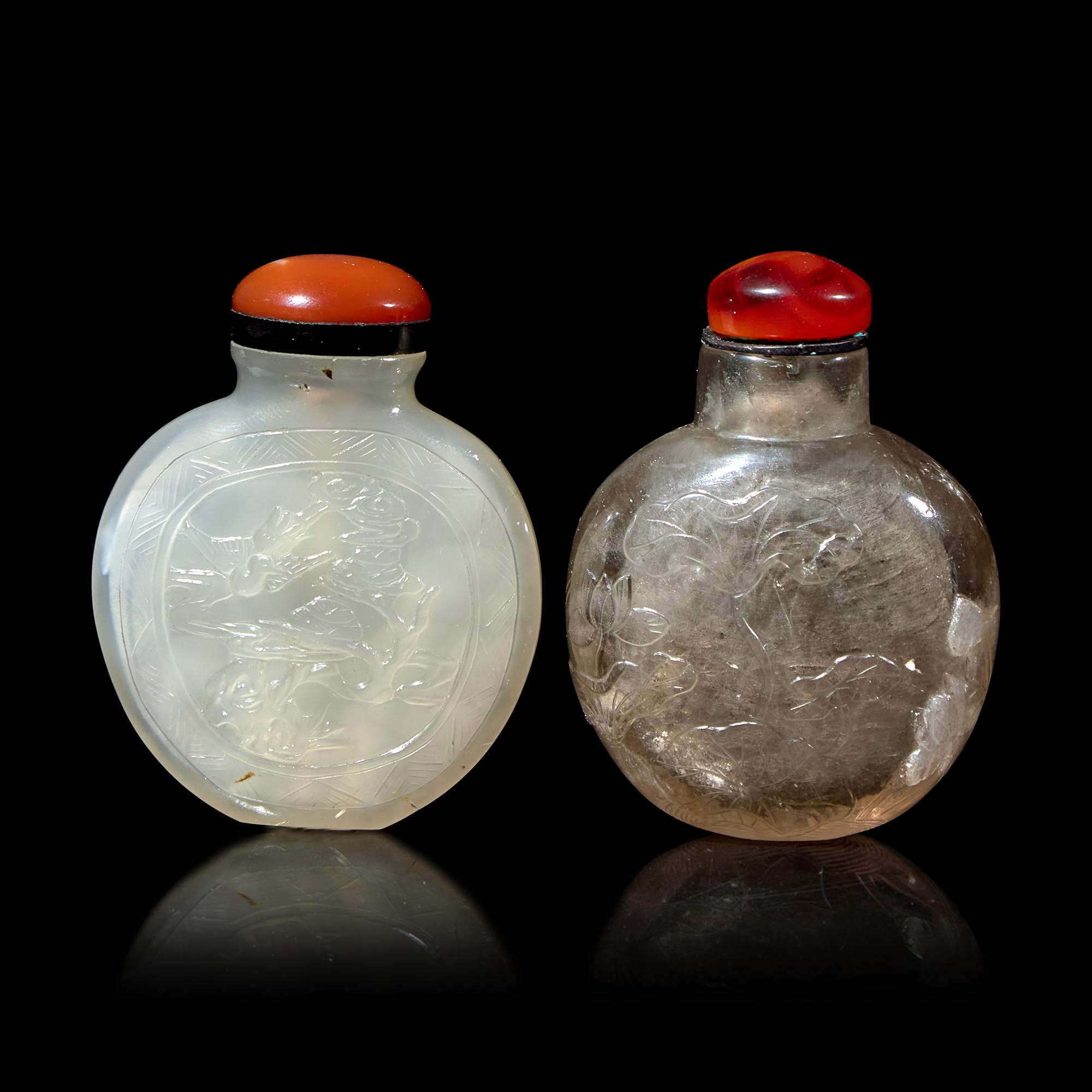 Two Chinese Hardstone Snuff Bottles 水晶及瑪瑙鼻煙壺兩支