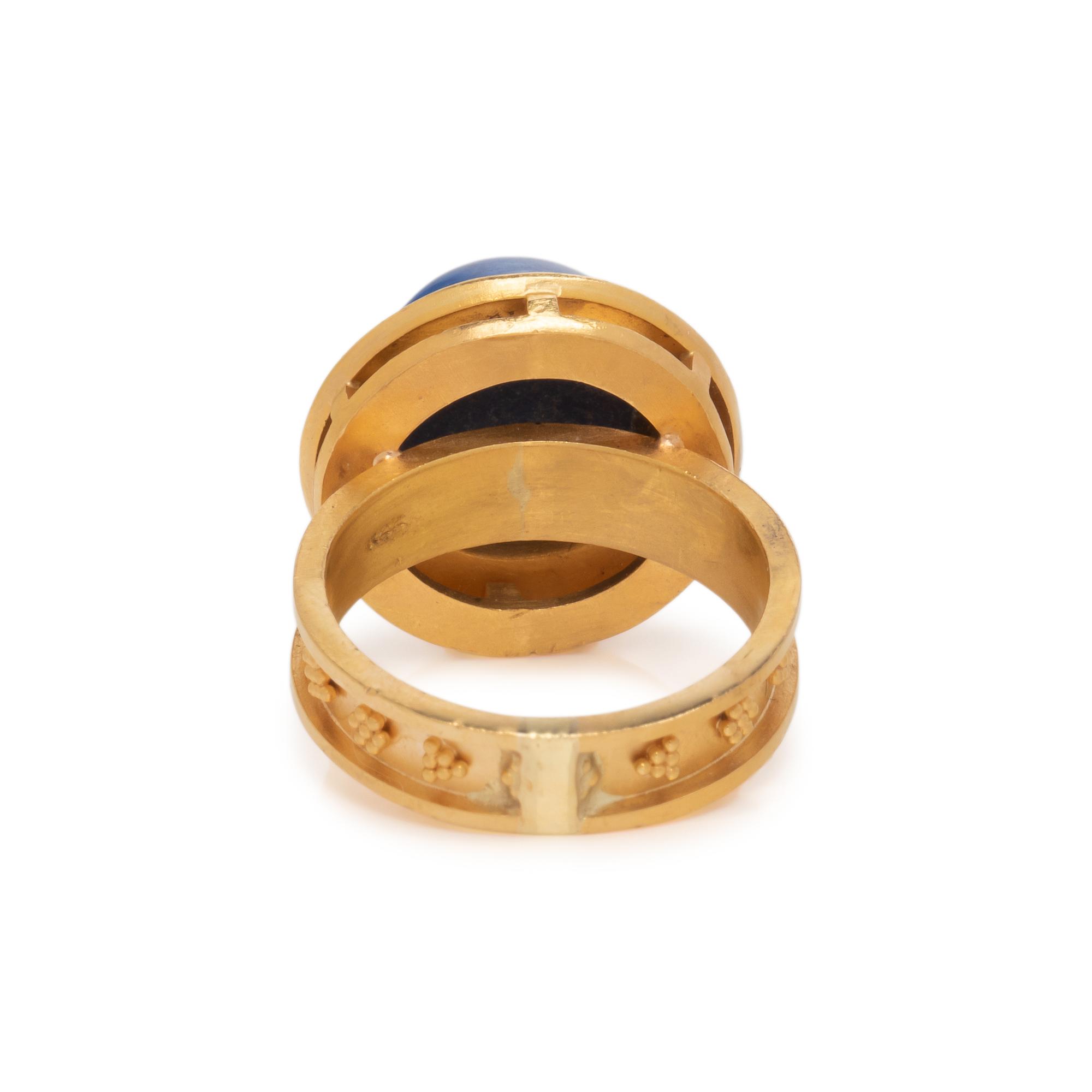 HIGH KARAT GOLD AND LAPIS LAZULI RING