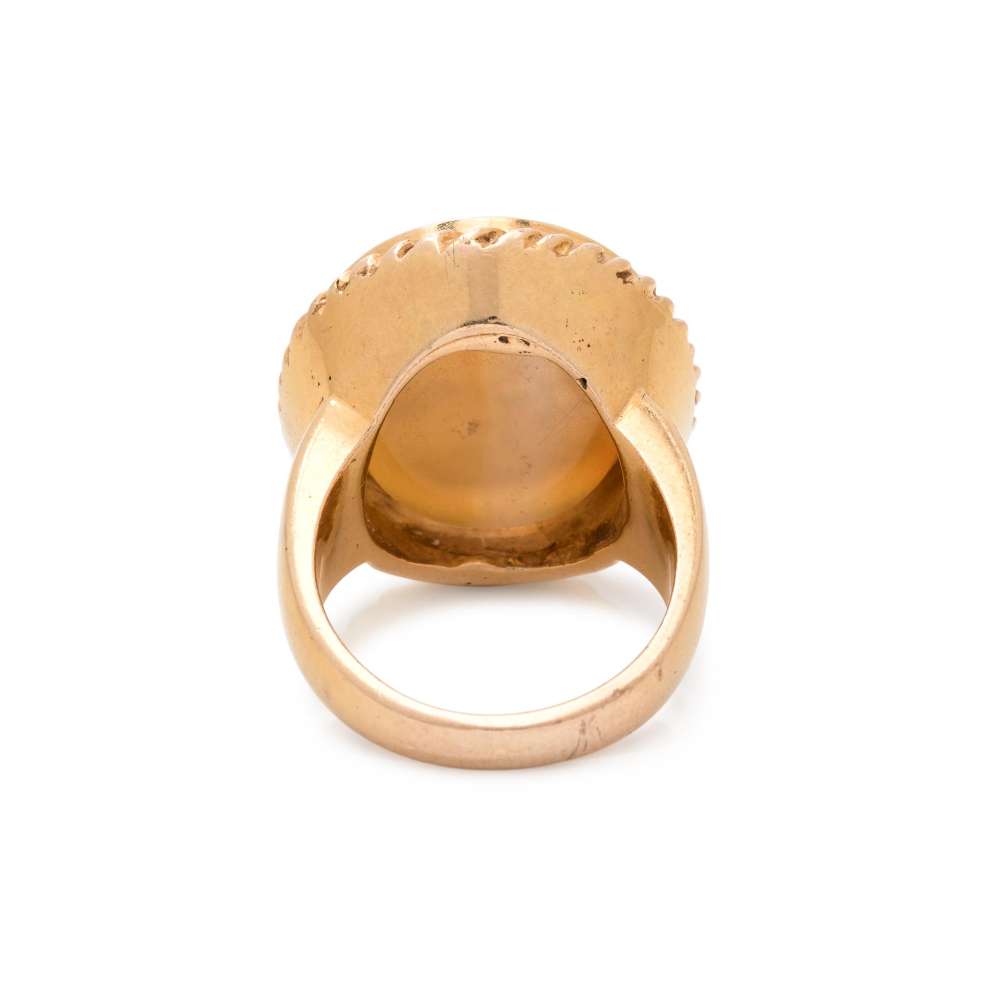YELLOW GOLD AND HARDSTONE INTAGLIO RING