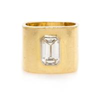 An 18 Karat Yellow Gold and Diamond Ring, 10.05 dwts.