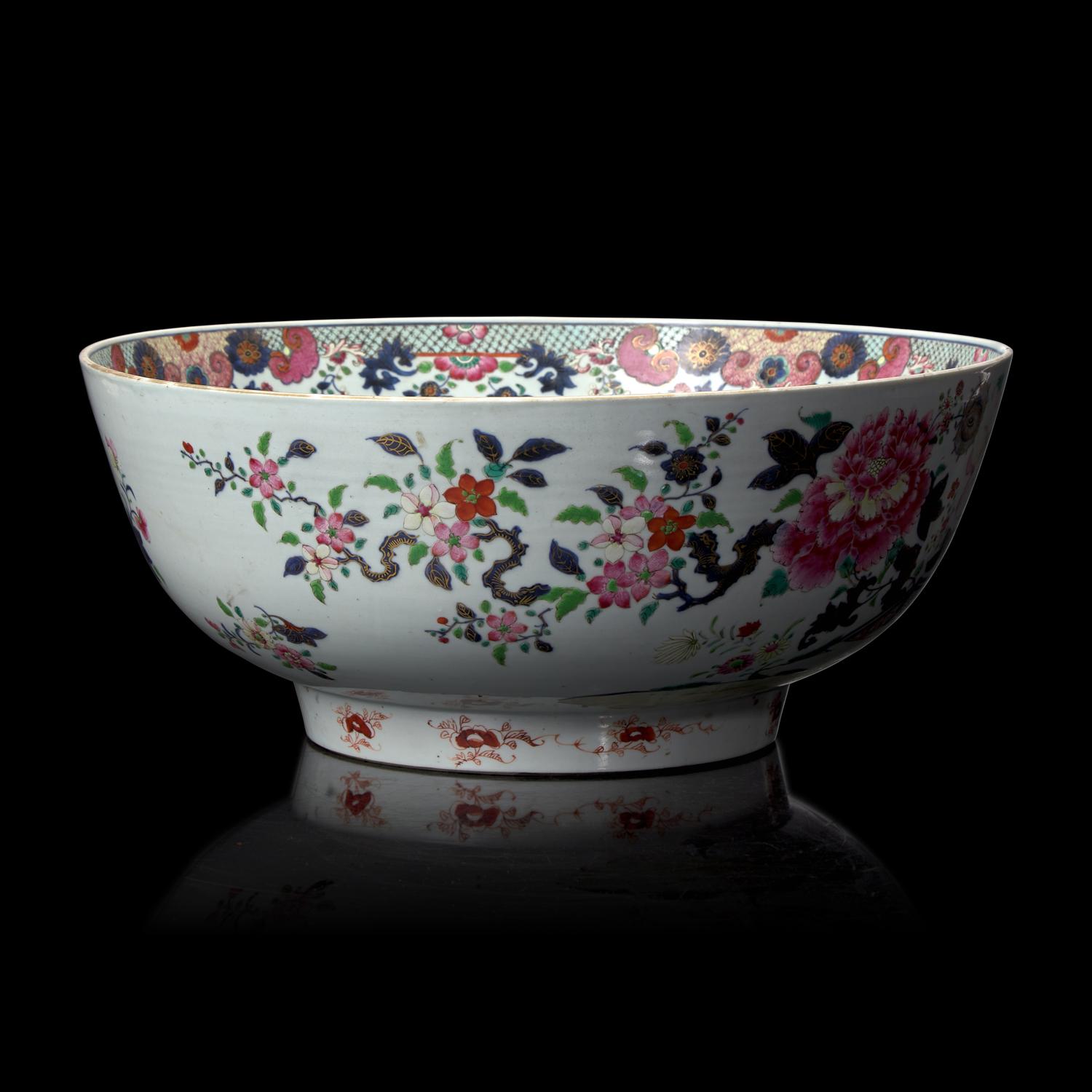 A Large Chinese Famille Rose 'Birds and Flowers' Punch Bowl, Qianlong Period 清乾隆 粉彩花鳥圖大碗