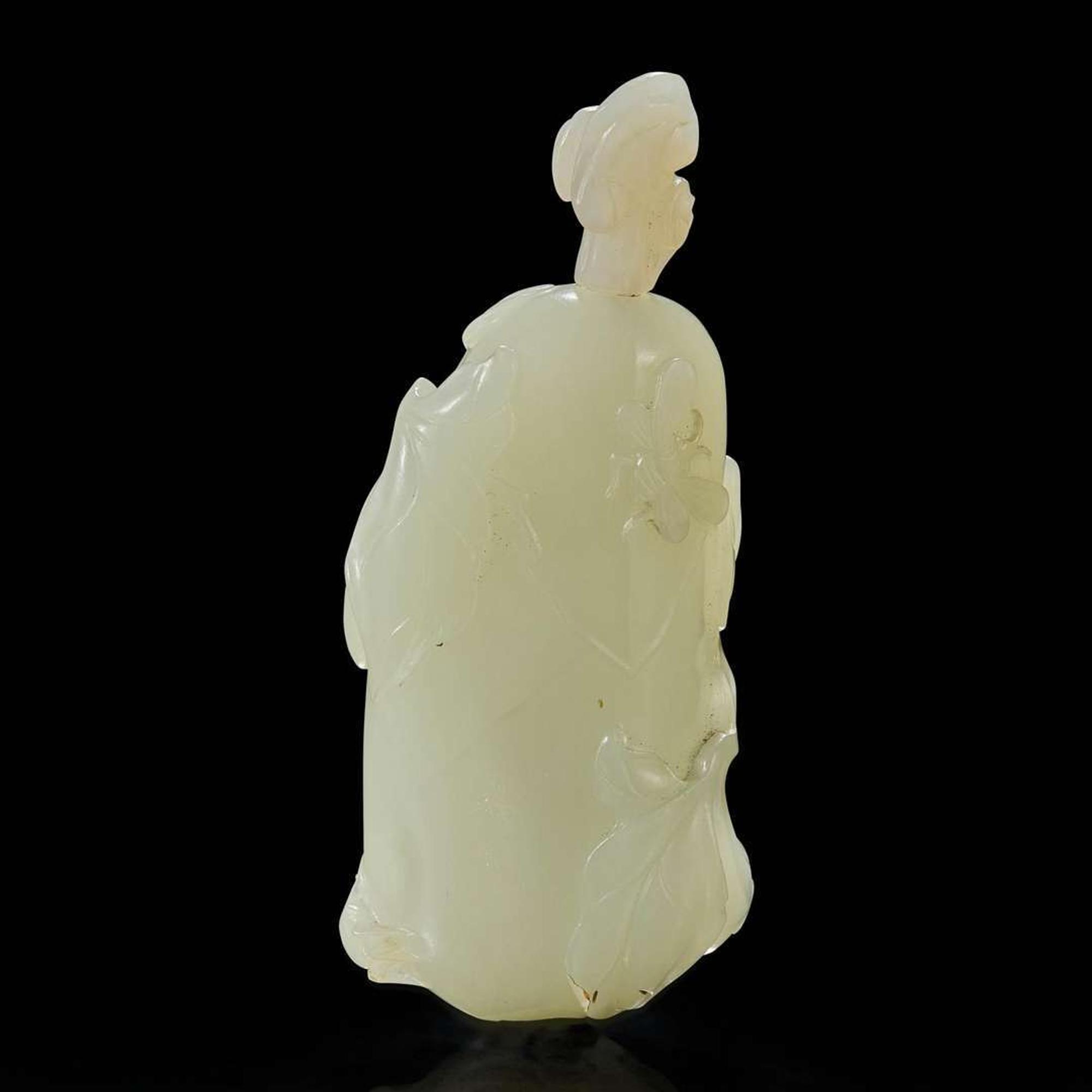 A Chinese carved white jade "Eggplant and Foliage" snuff bottle 白玉雕茄形鼻烟壶 18th/19th Century ???????
