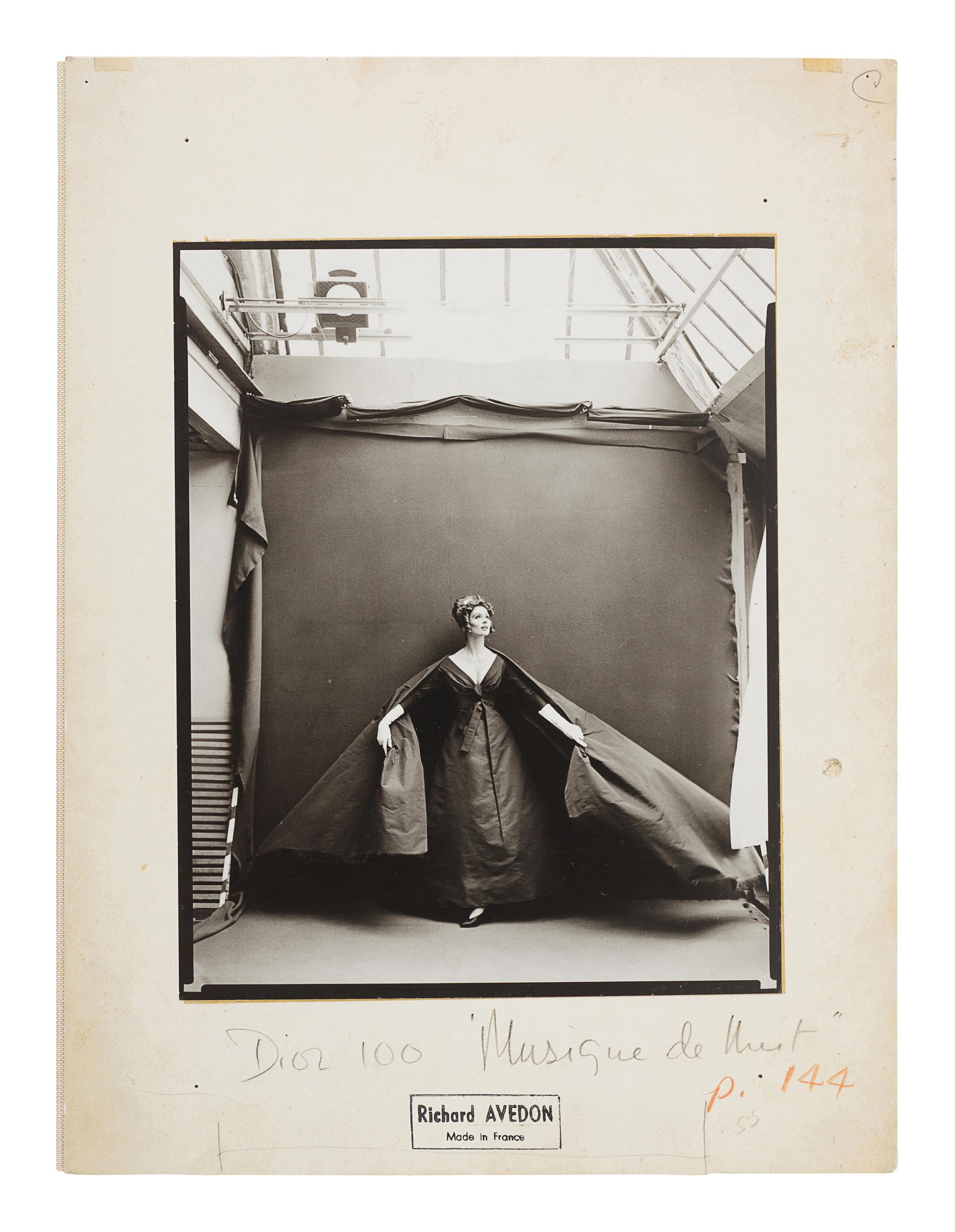 [AVEDON, Richard (1923-2004)]. THURMAN, Judith. Richard Avedon, Made in France. San Francisco: Fraenkel Gallery, 2002.