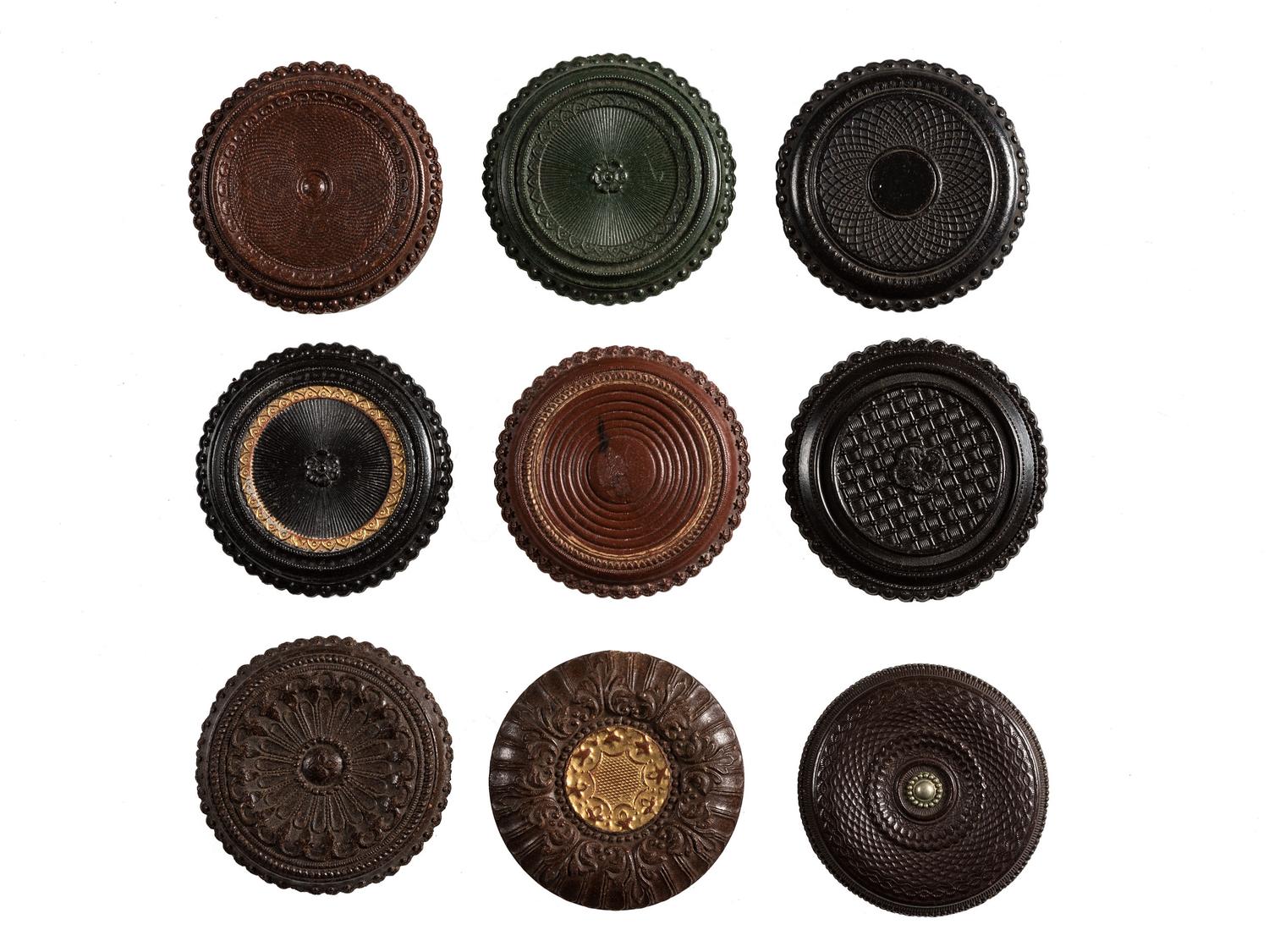 [EARLY PHOTOGRAPHY - UNION CASES]. A large collection of "oreo" cases and spare parts, including:
