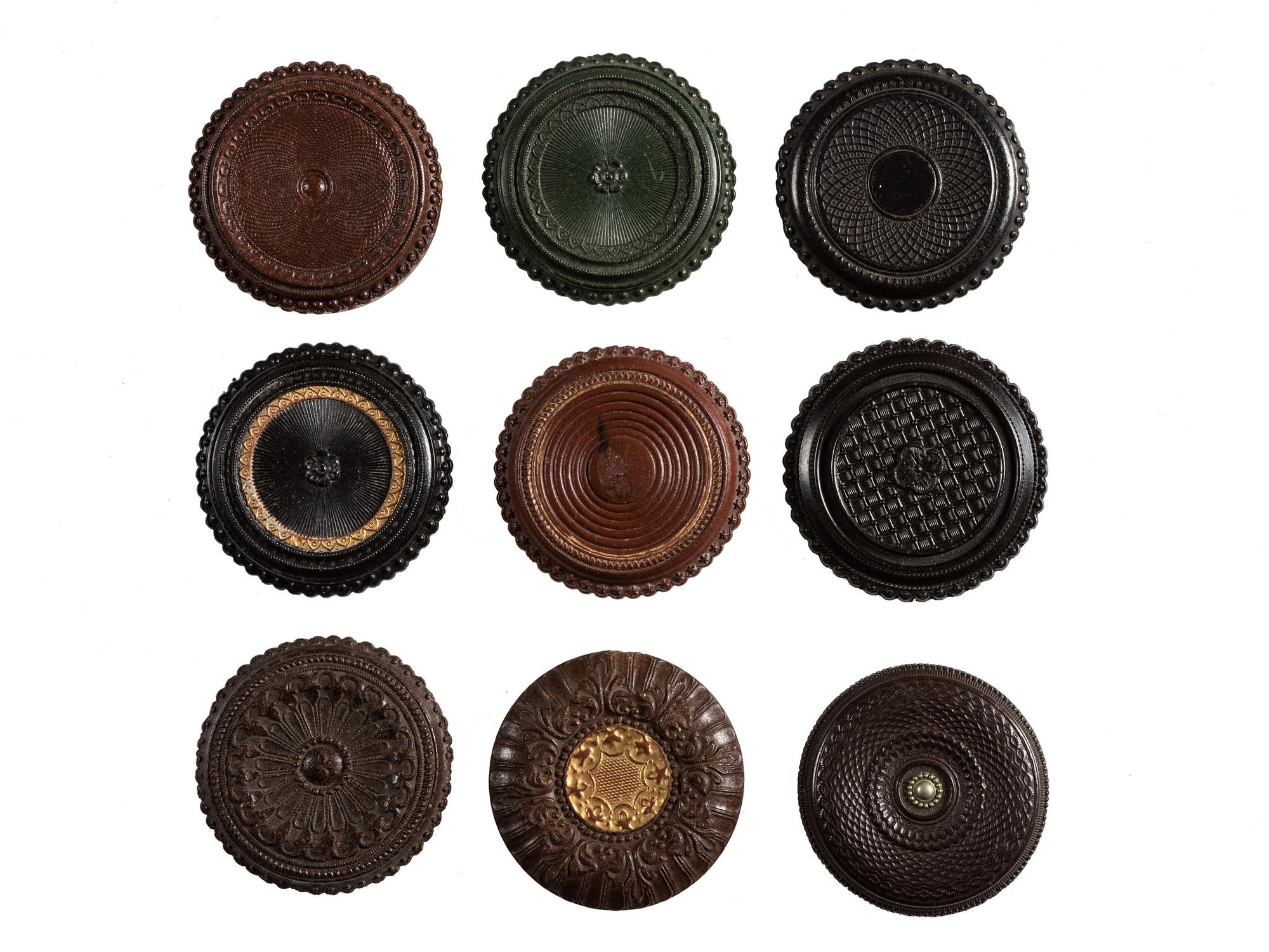 [EARLY PHOTOGRAPHY - UNION CASES]. A large collection of "oreo" cases and spare parts, including: