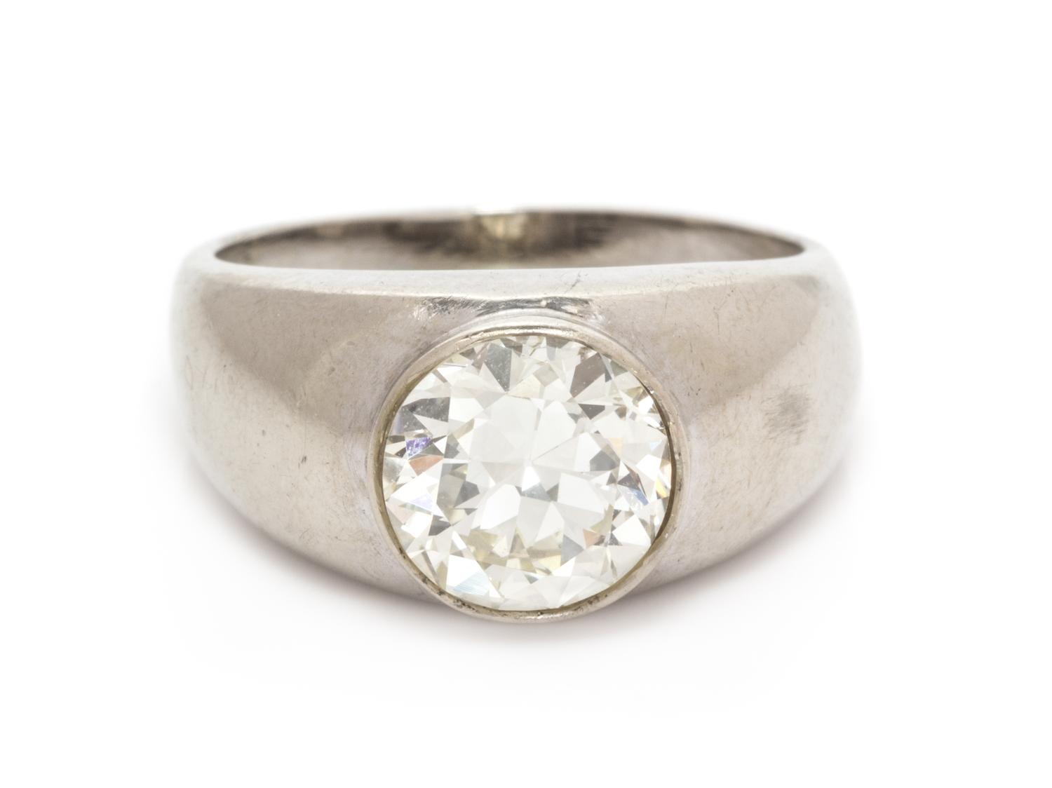 A White Gold and Diamond Ring, 3.50 dwts.