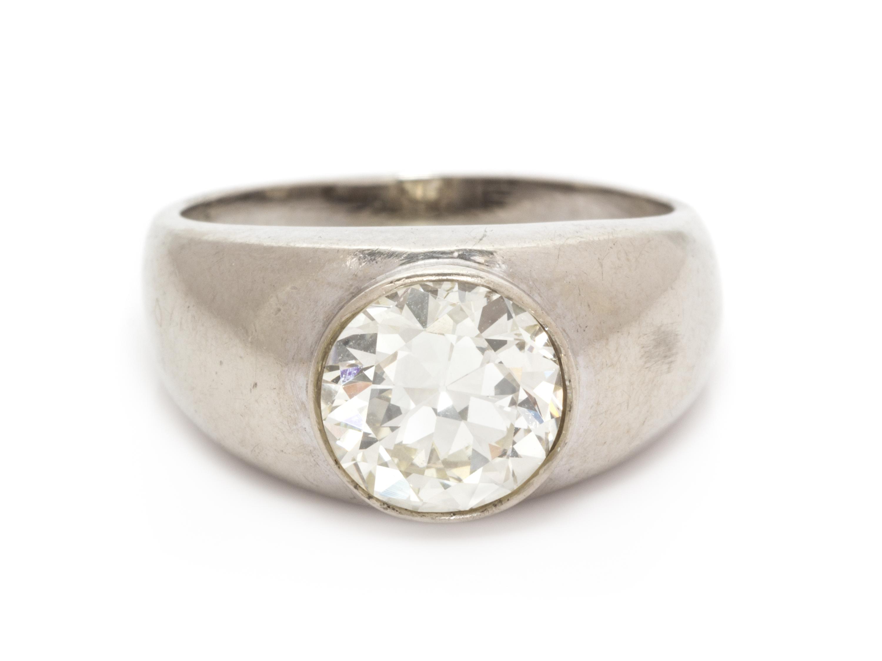A White Gold and Diamond Ring, 3.50 dwts.