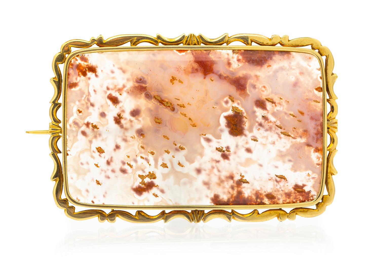 An Antique Yellow Gold and Agate Brooch, 24.60 dwts.