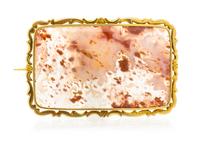 An Antique Yellow Gold and Agate Brooch, 24.60 dwts.