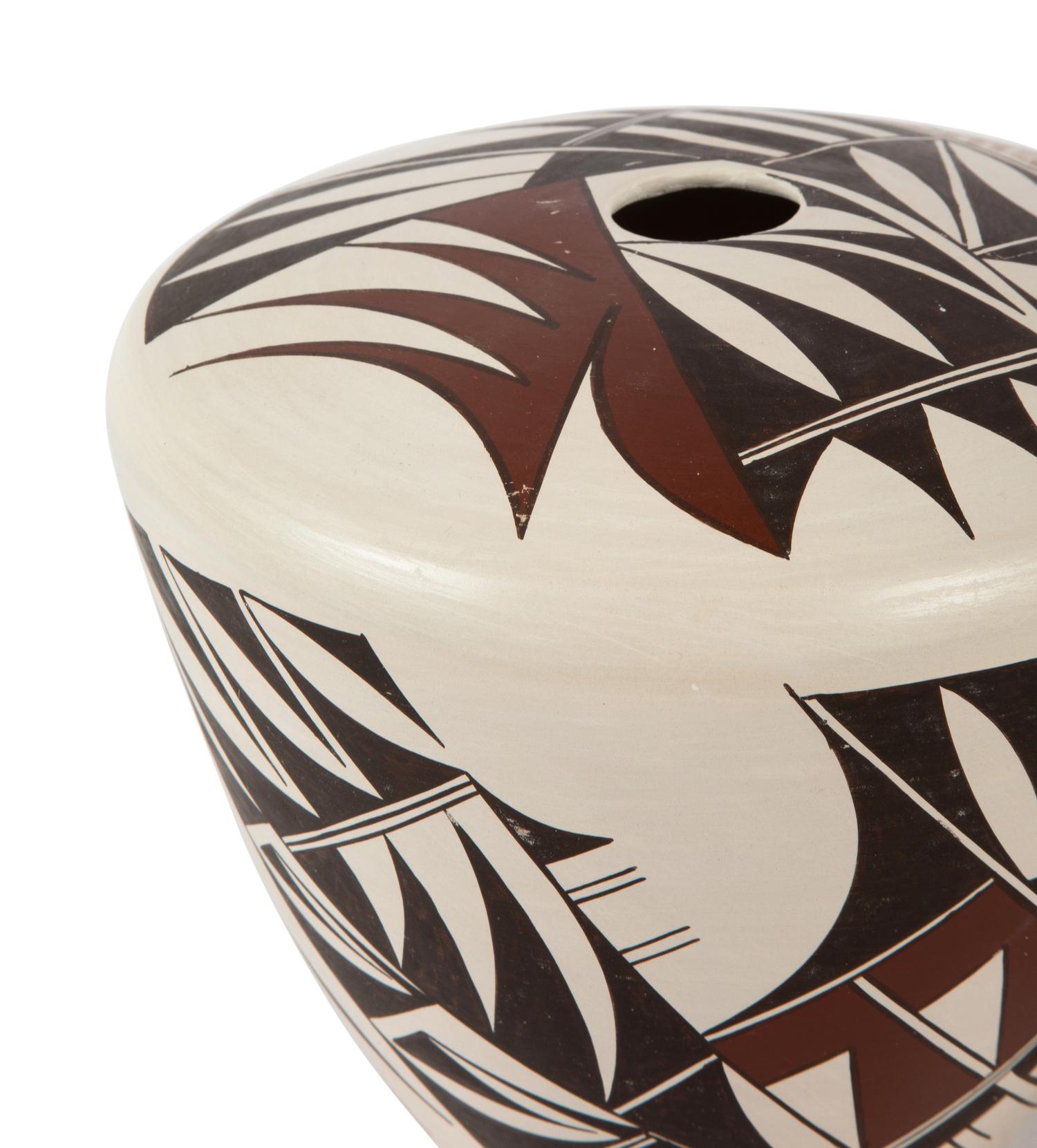 Hopi Navasie Family Pottery