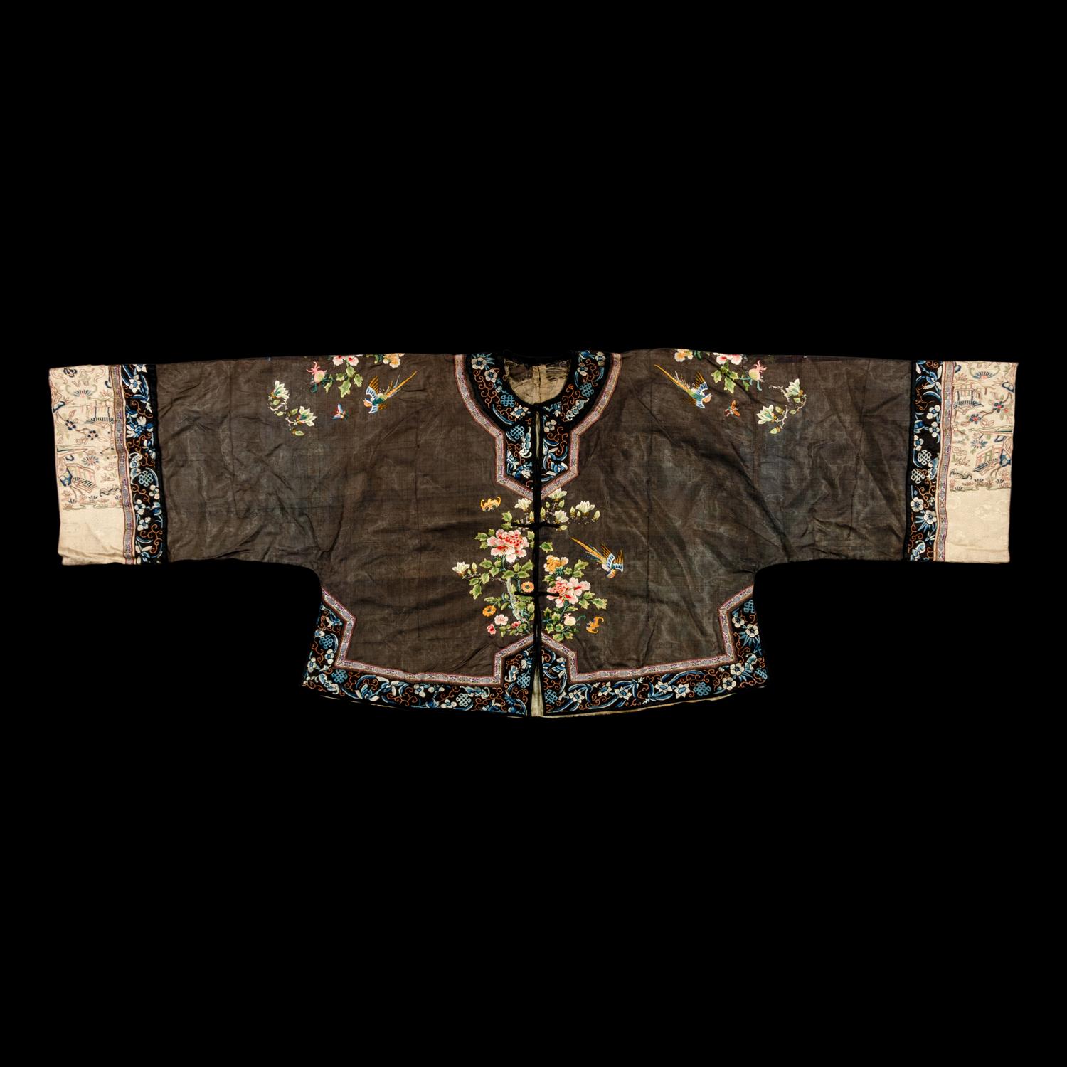 A Chinese Embroidered Summer Gauze Lady's Jacket, 19th Century 清晚期 醬地綉牡丹紋女紗褂
