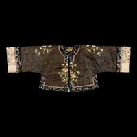 A Chinese Embroidered Summer Gauze Lady's Jacket, 19th Century 清晚期 醬地綉牡丹紋女紗褂