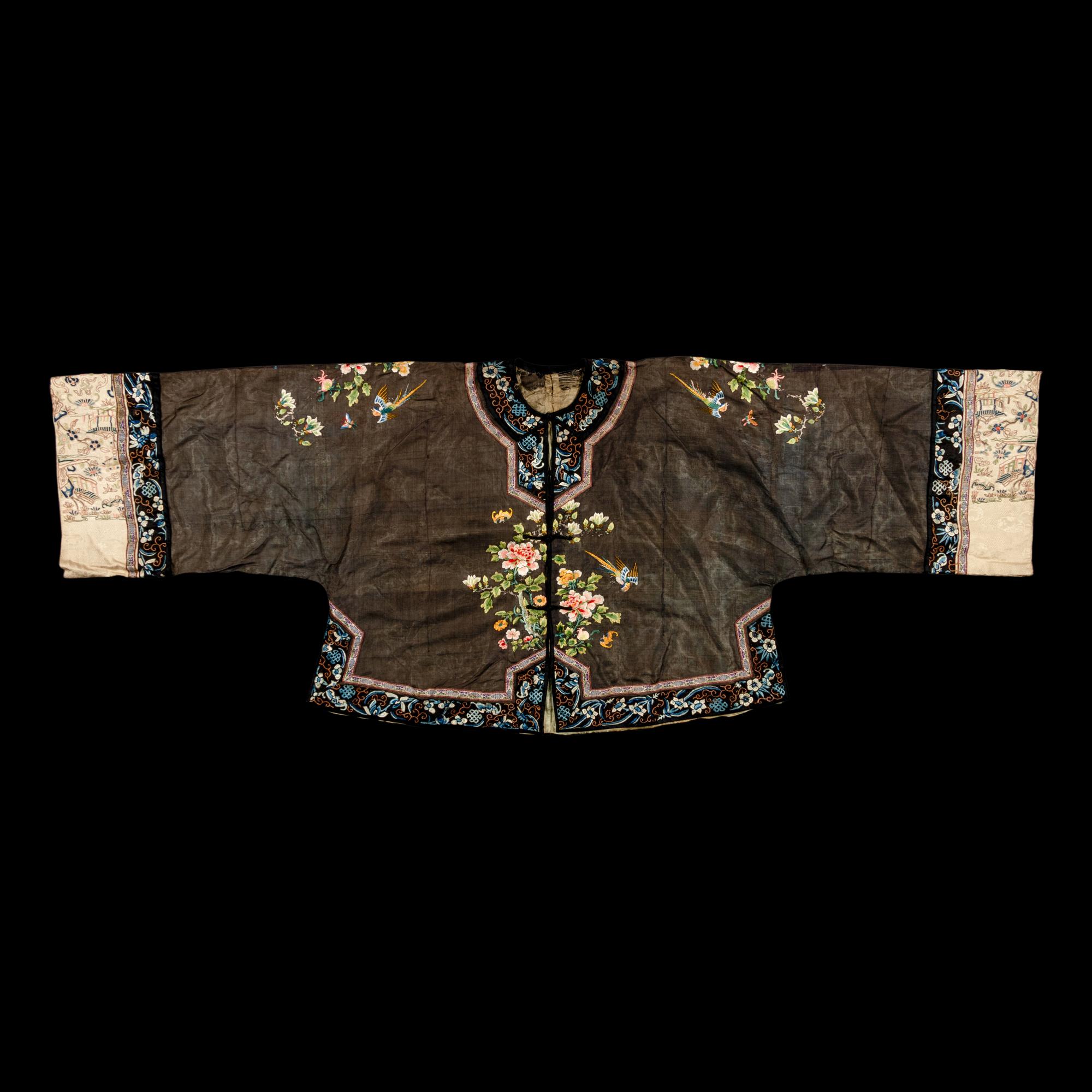 A Chinese Embroidered Summer Gauze Lady's Jacket, 19th Century 清晚期 醬地綉牡丹紋女紗褂