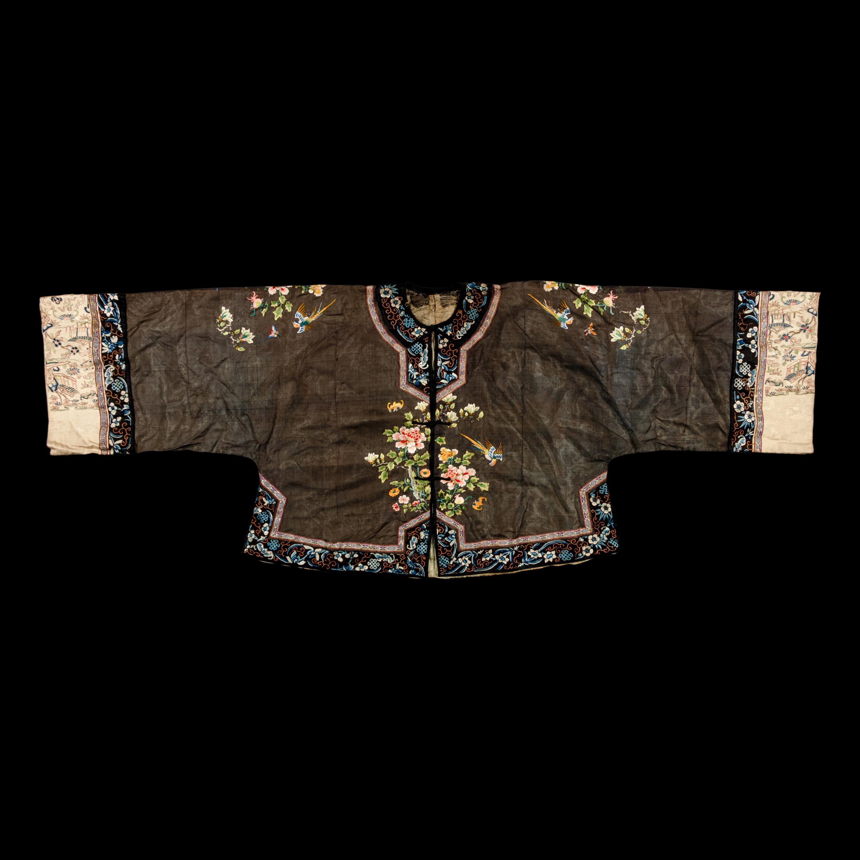 A Chinese Embroidered Summer Gauze Lady's Jacket, 19th Century 清晚期 醬地綉牡丹紋女紗褂