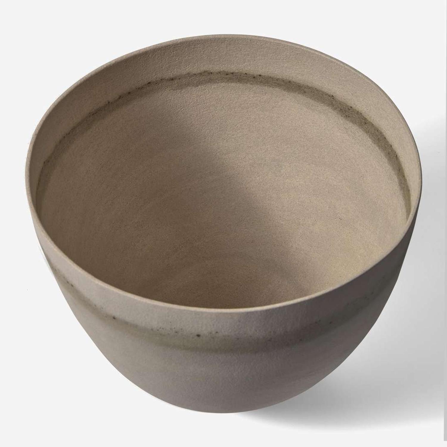 Jennifer Lee (British, b. 1956) "Pale bowl with grey/green speckled band", UK, 1986