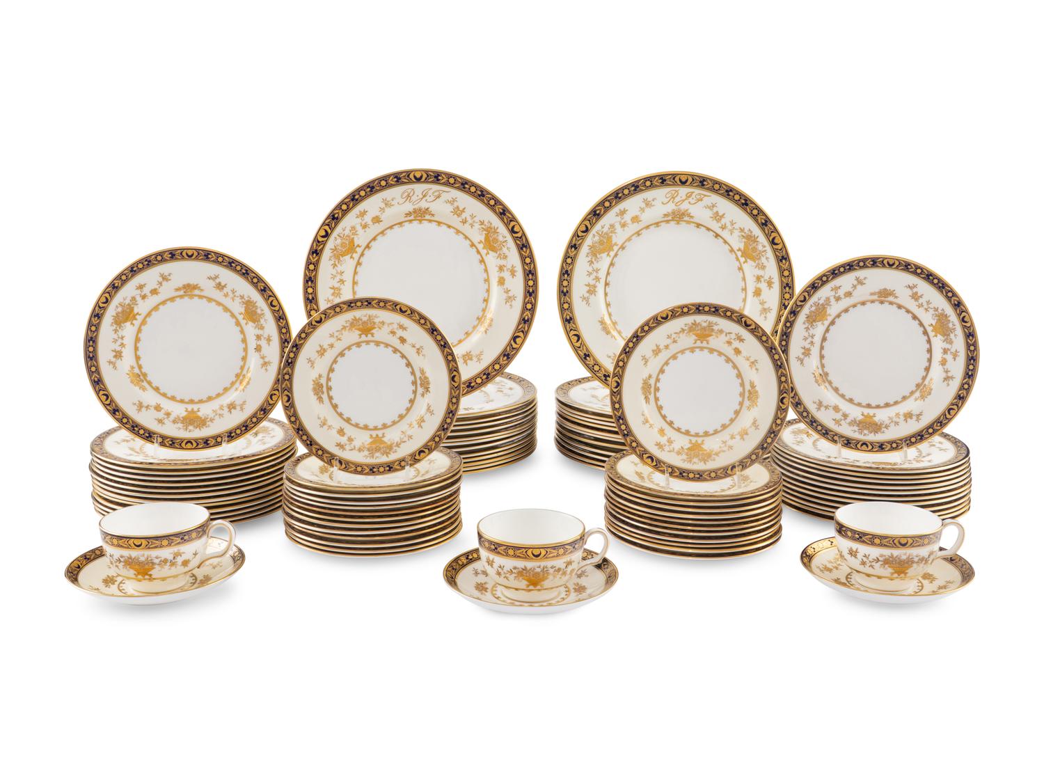 A Minton Dynasty Porcelain Dinner Service