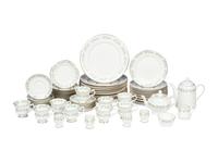 A Royal Tara Trellis Shamrock Porcelain Dinner Service