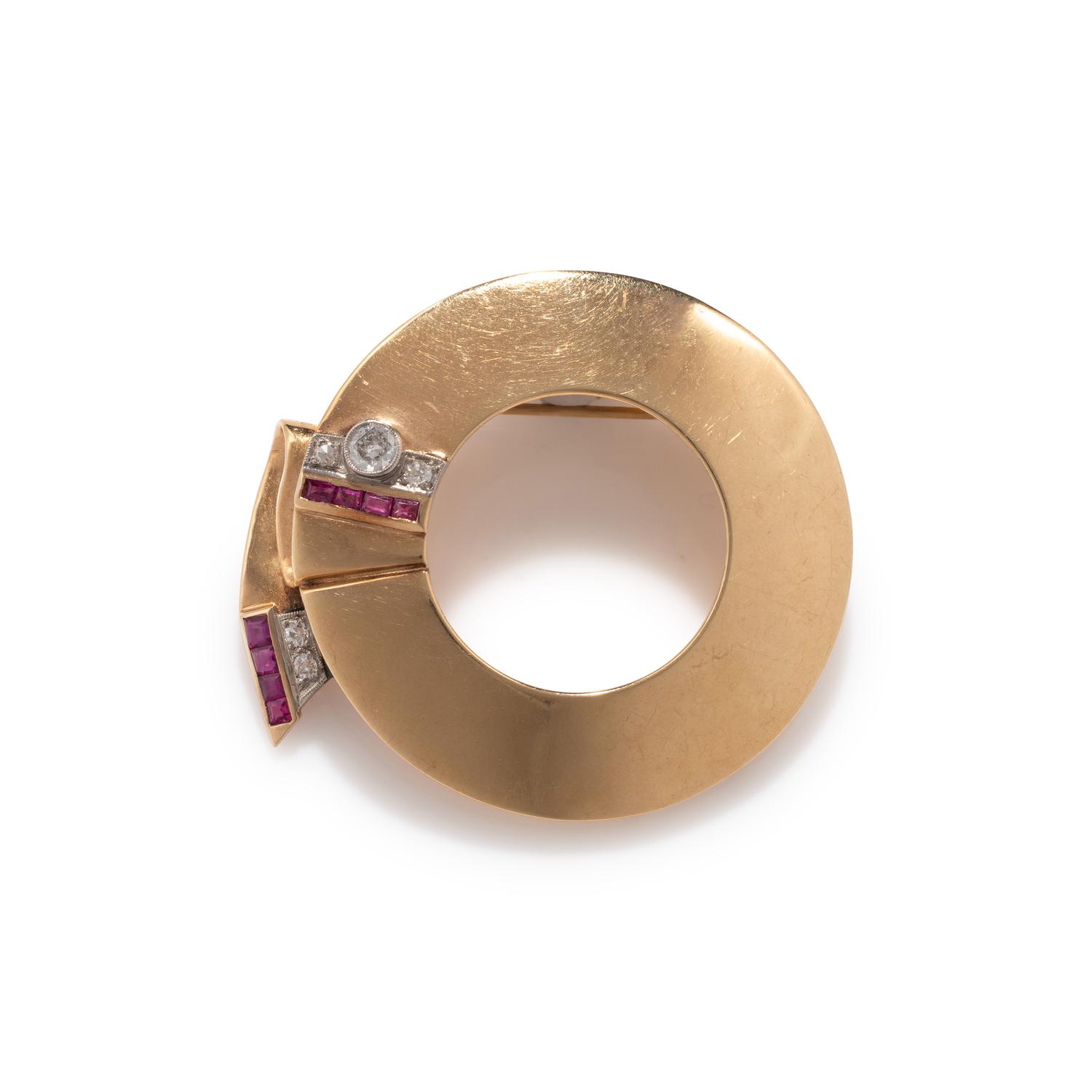 RETRO, YELLOW GOLD, DIAMOND AND RUBY BROOCH