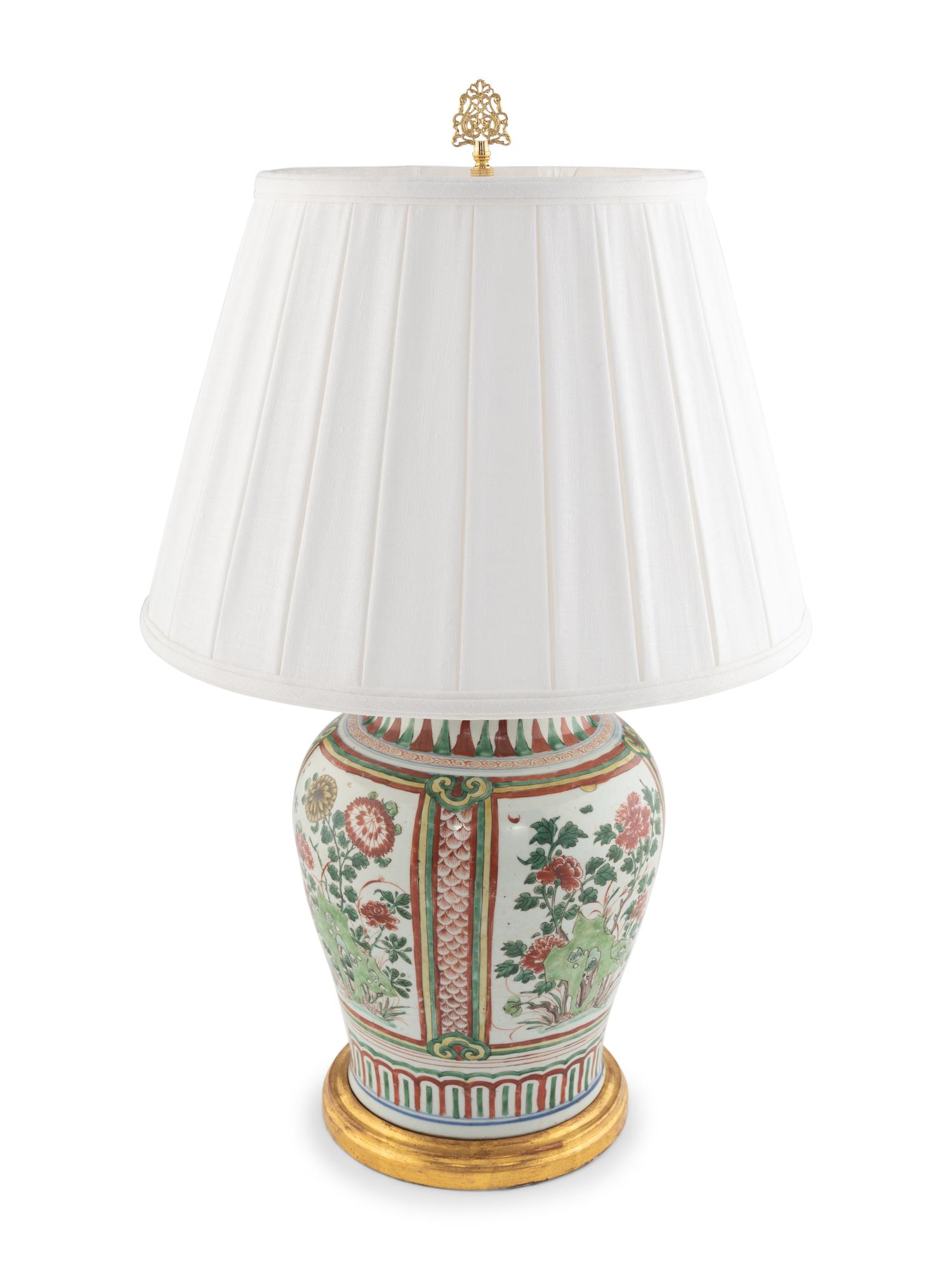 A Chinese Wucai Porcelain Jar