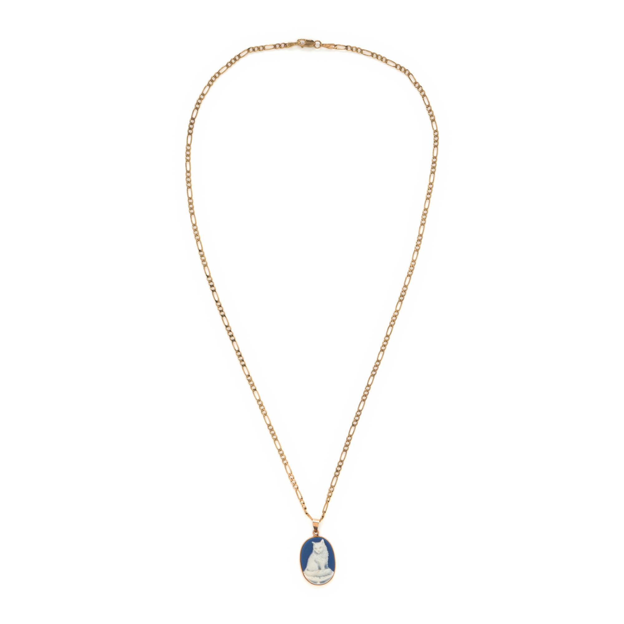 Yellow Gold and Cat Cameo Pendant Necklace