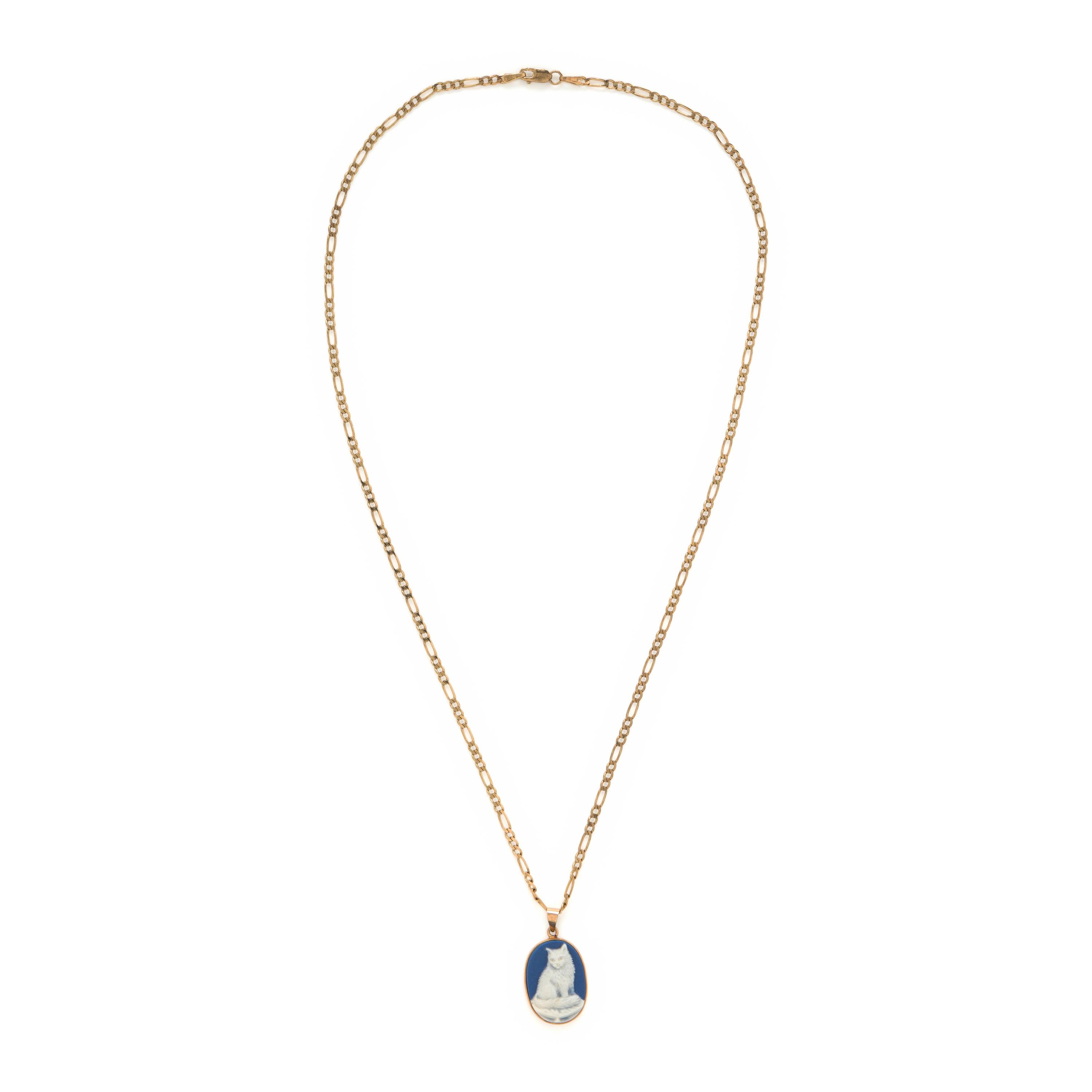 Yellow Gold and Cat Cameo Pendant Necklace
