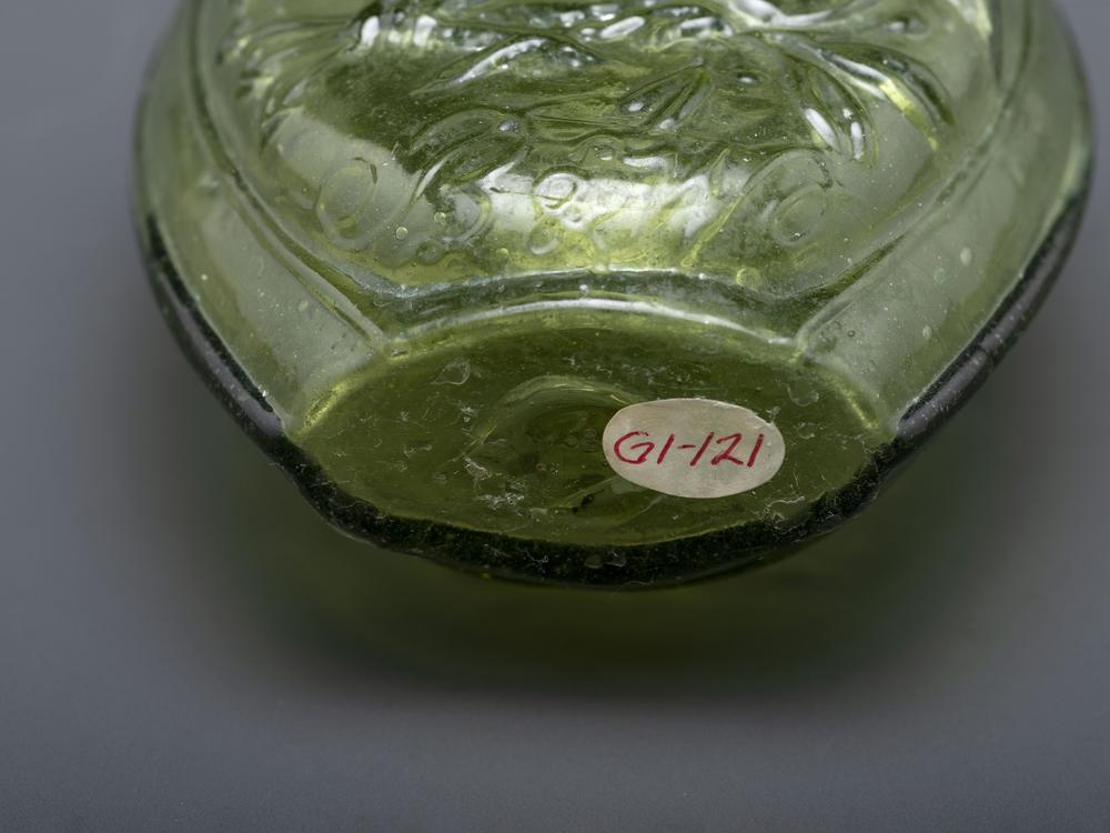 <div><!--block--><strong>A Molded-Glass Flask in Yellow-Green</strong></div>