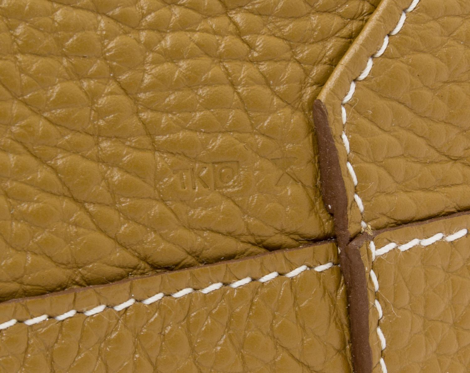 An Hermes Blanc/Chamois 45cm Taurillon Clemence Double Sens Tote, 17.5" x 15.5" x 5".