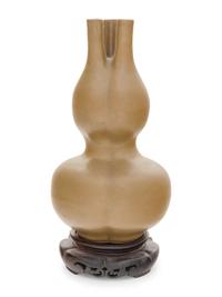 A Teadust Glazed Porcelain Triple-Neck Gourd Vase