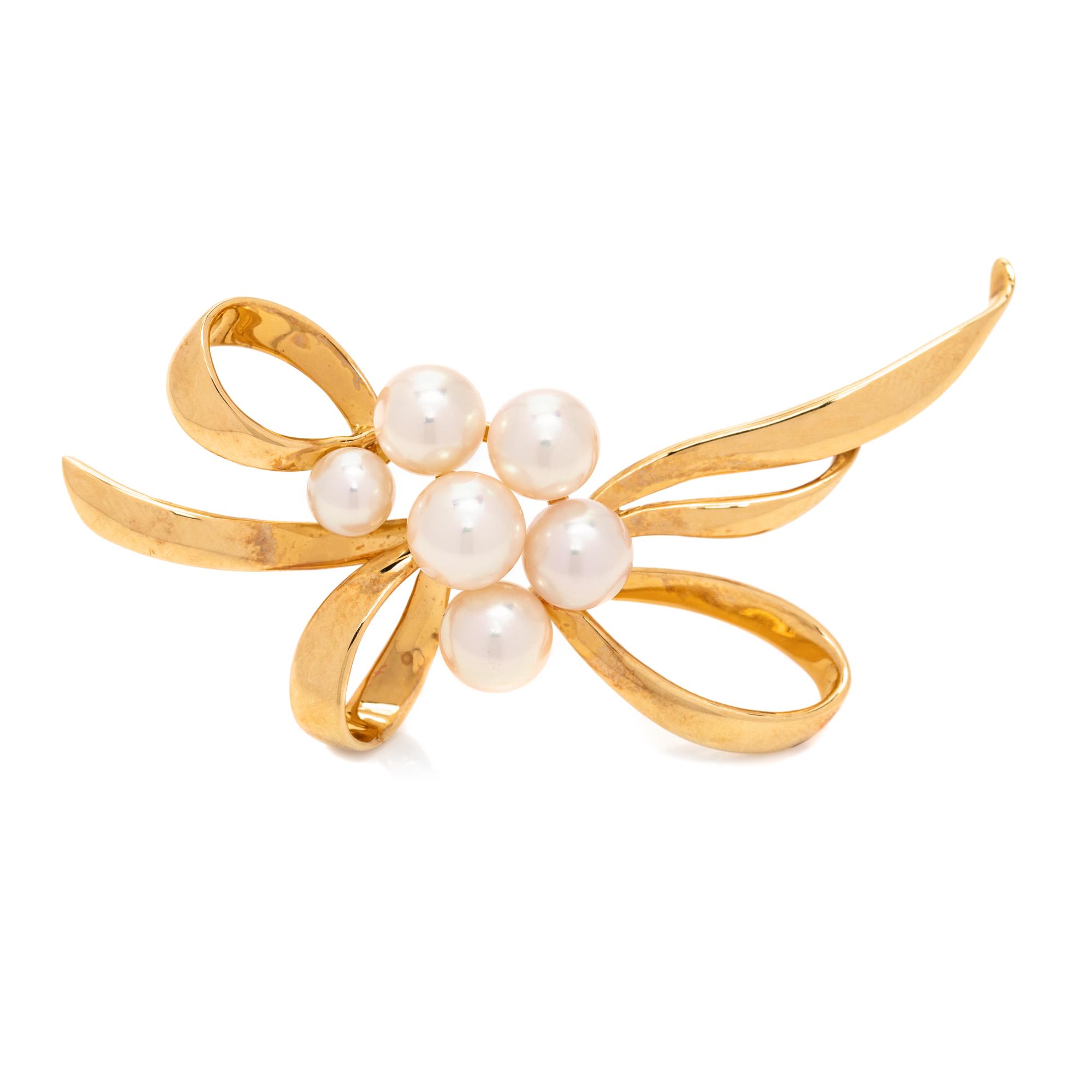 MIKIMOTO, YELLOW GOLD AND CULTURED PEARL BROOCH
