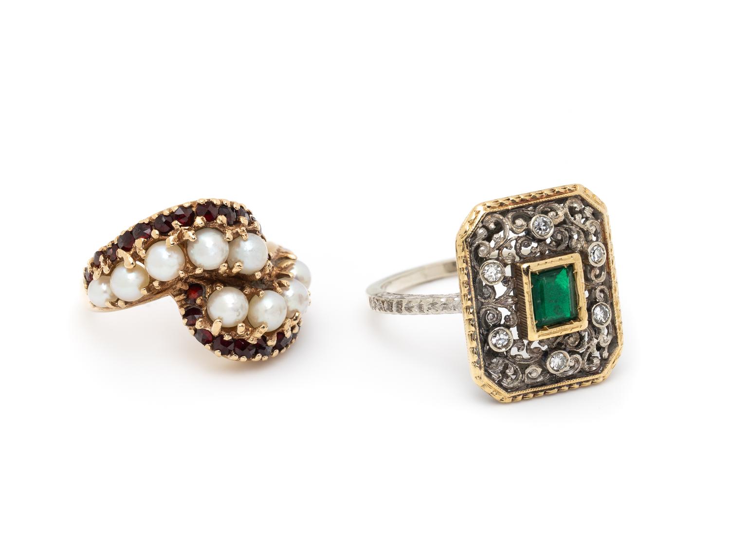 COLLECTION OF GOLD AND GEMSTONE RINGS
