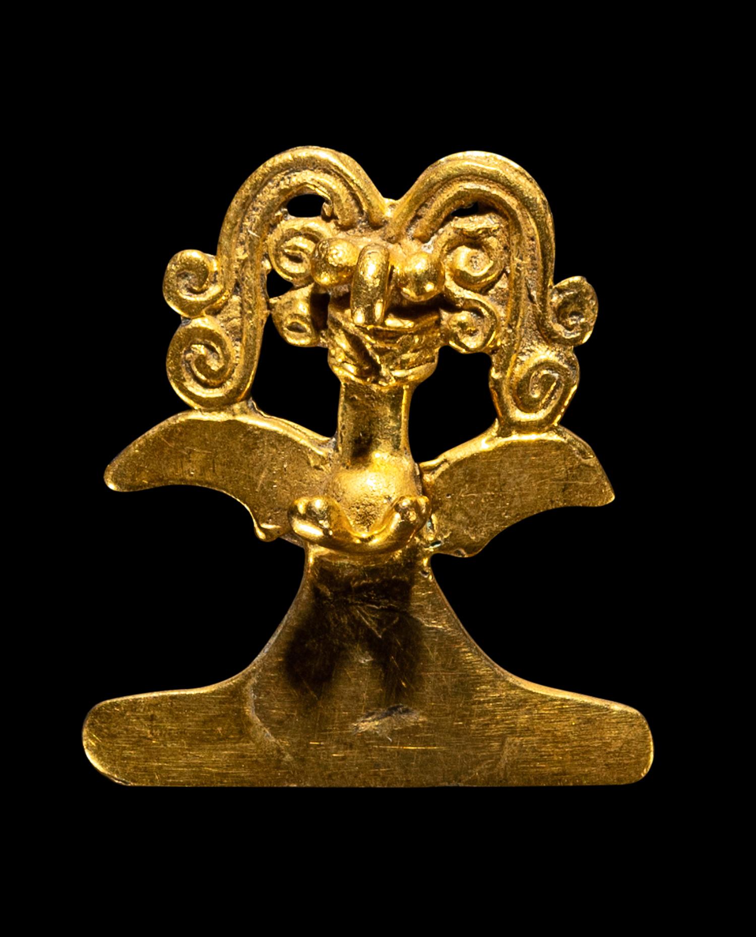 A Veraguas Gold Eagle Pendant