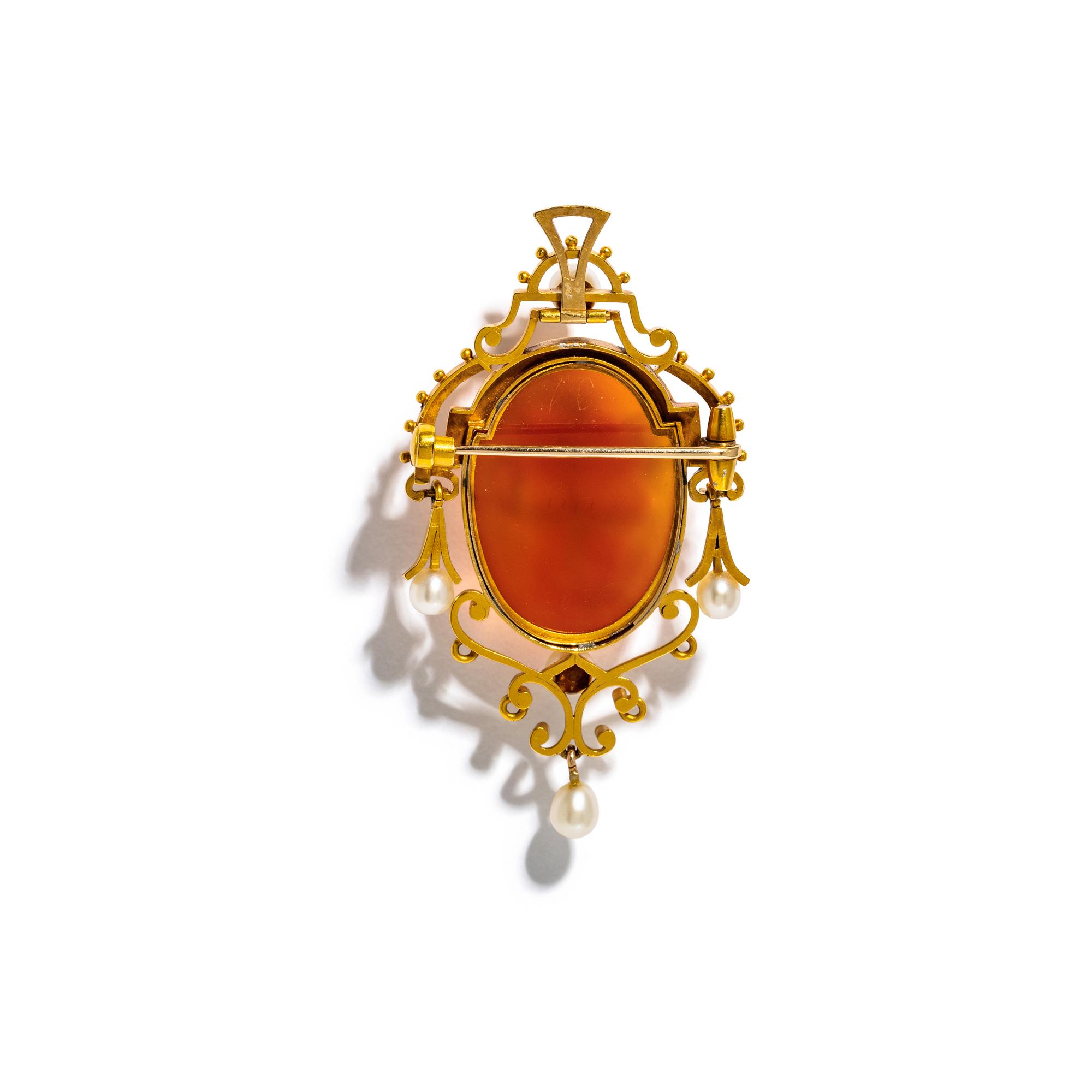 ANTIQUE, CHERUB CAMEO, YELLOW GOLD, AND CULTURED PEARL PENDANT BROOCH
