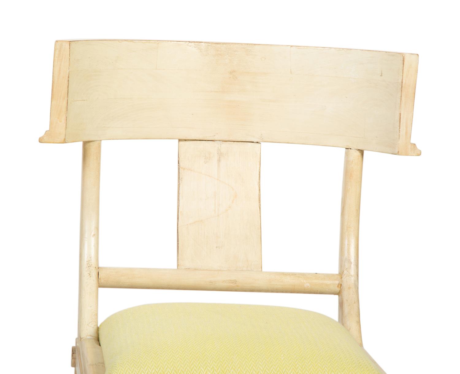 A Pair of Painted Klismos Chairs in the Style of T. H. Robsjohn-Gibbings — 20TH CENTURY