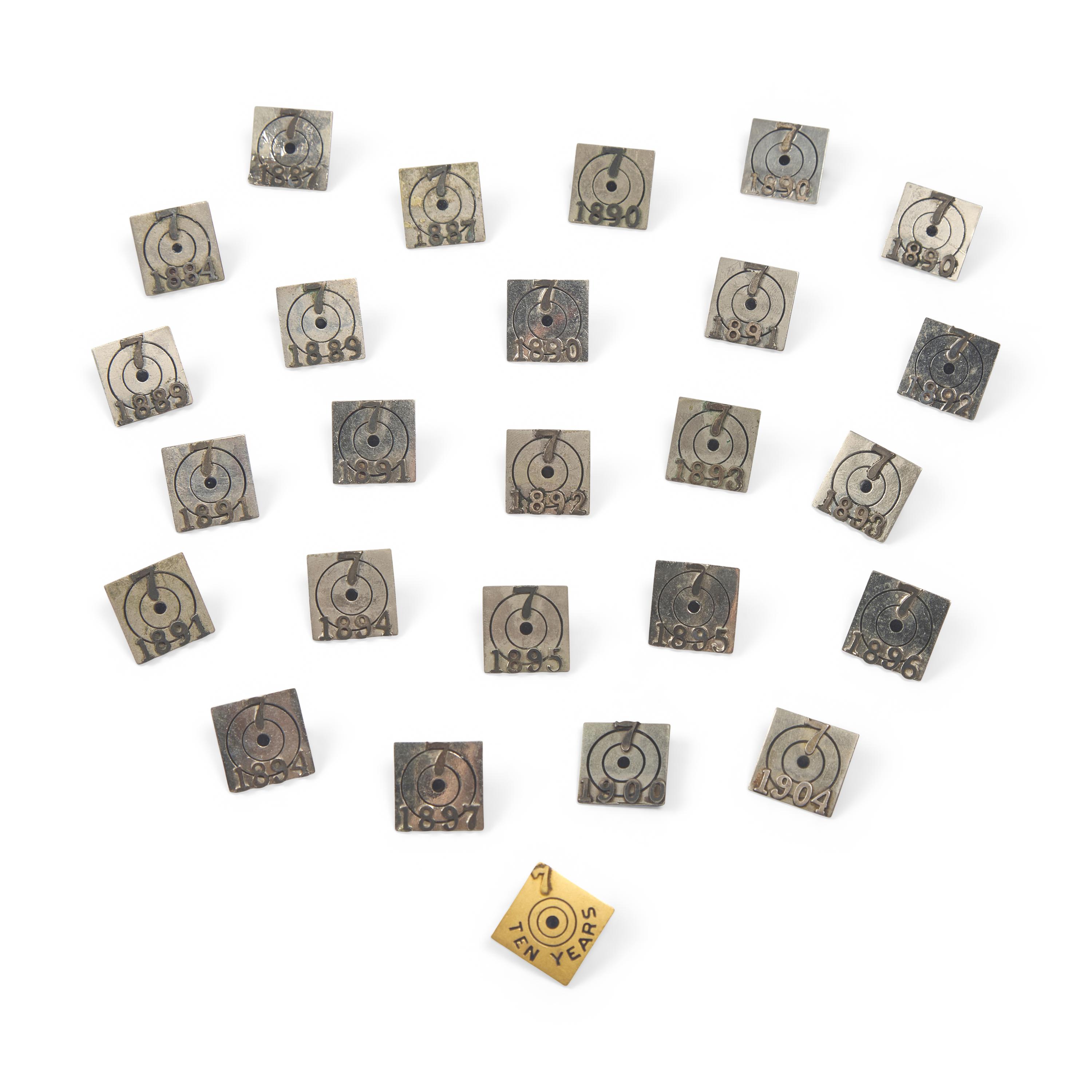 [Militaria] N.Y. National Guard ladder badges and marksman medals including 7th N.Y., some by Tiffany & Co.