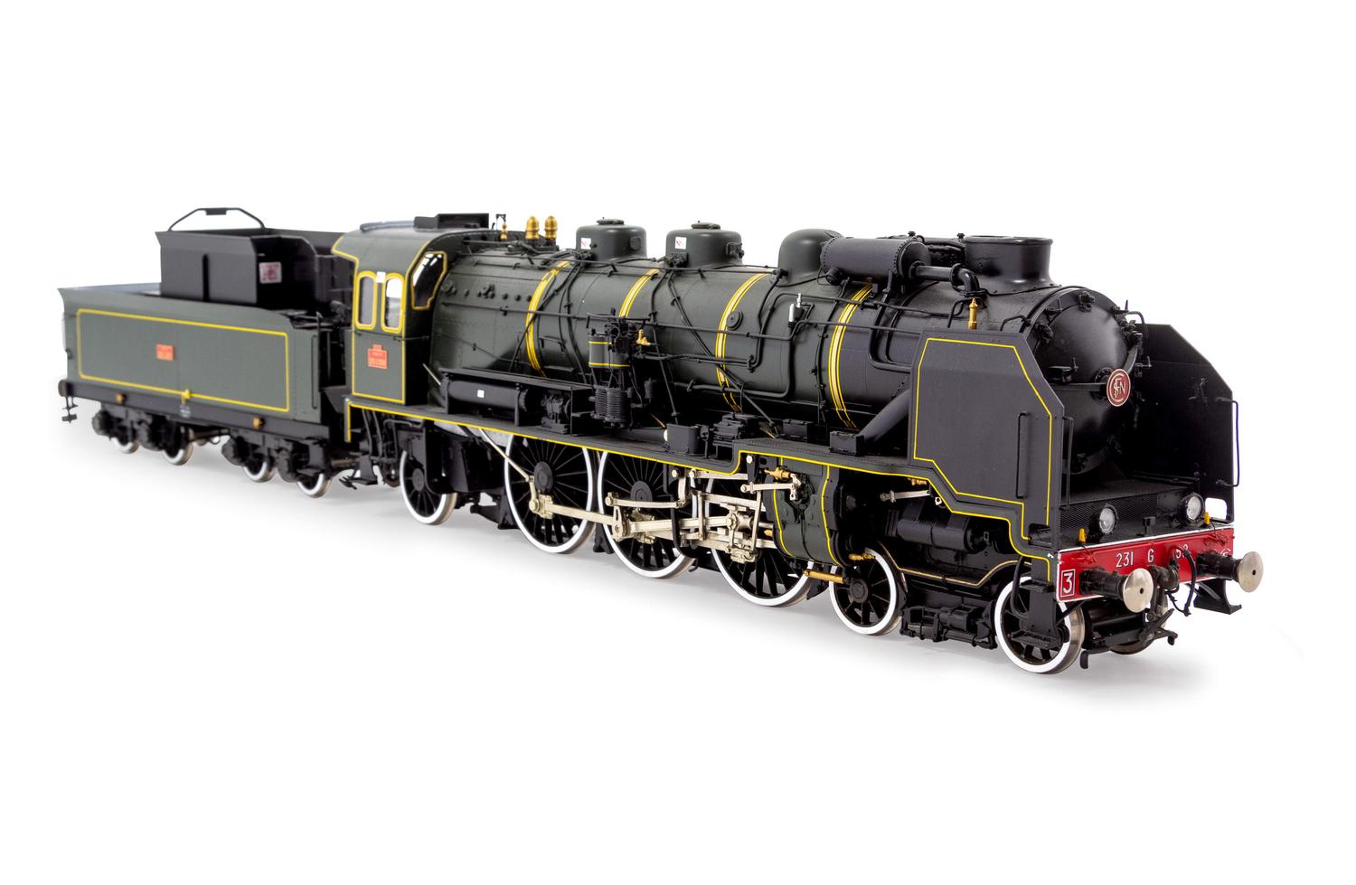 A Fulgurex Polychrome O-Gauge S.N.C.F 4-6-2 Locomotive and Tender