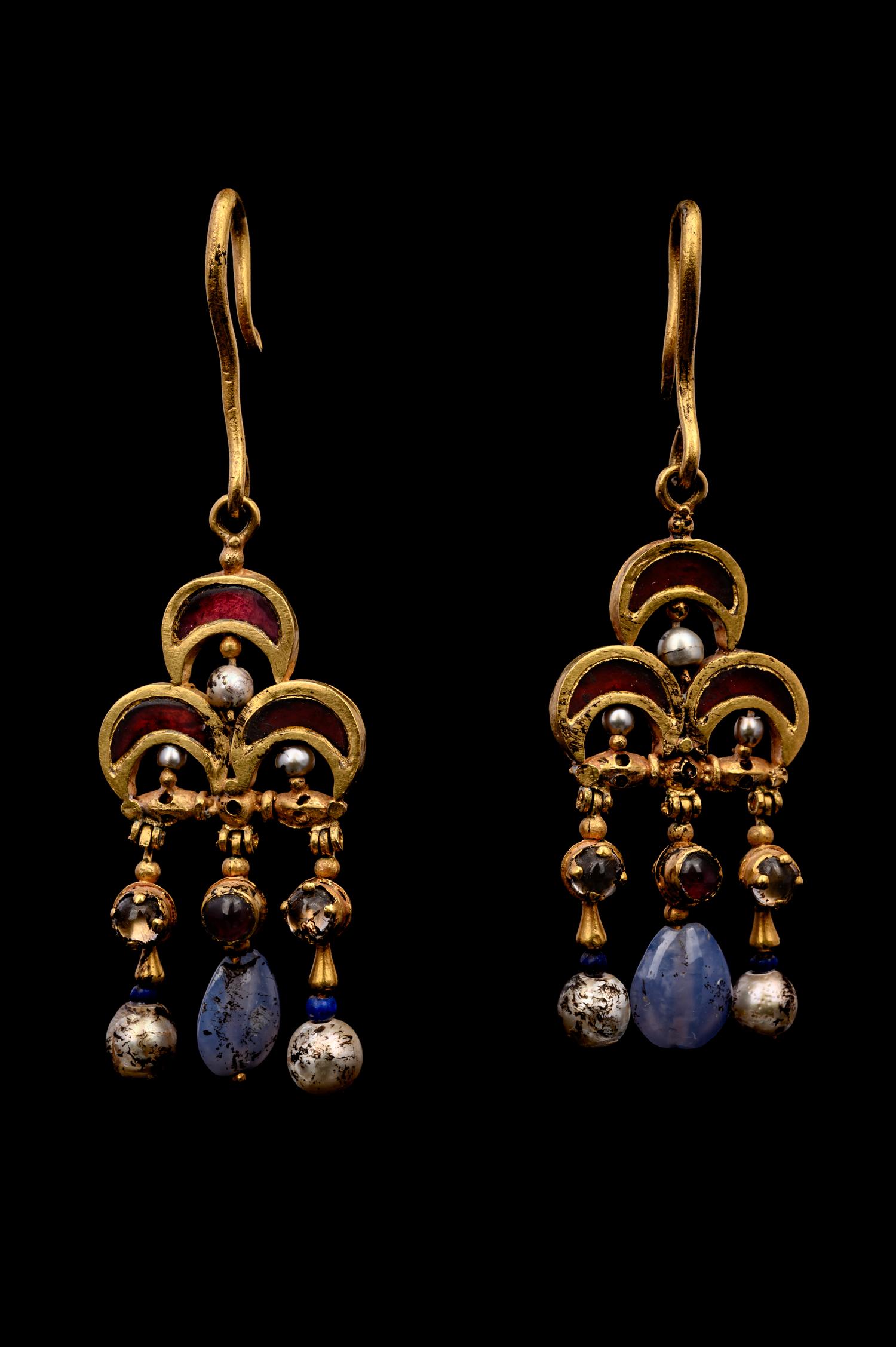 A Pair of Byzantine Gold Earrings with Garnet, Pearl and Chalcedony Elements