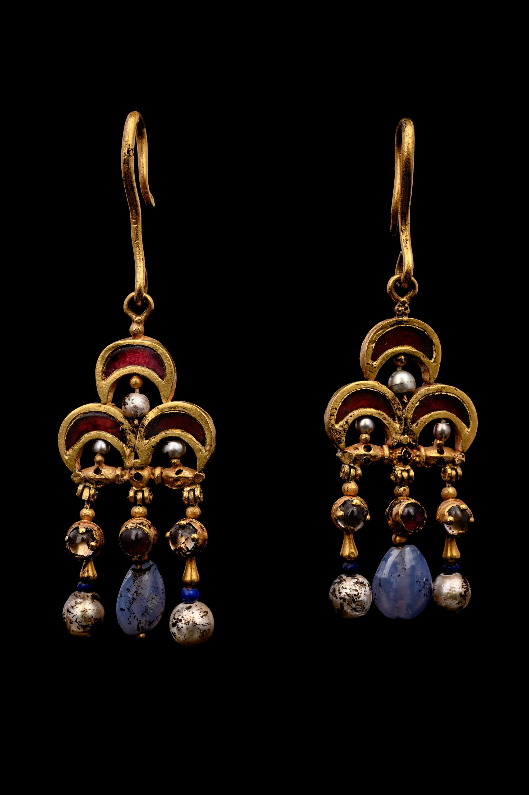 A Pair of Byzantine Gold Earrings with Garnet, Pearl and Chalcedony Elements