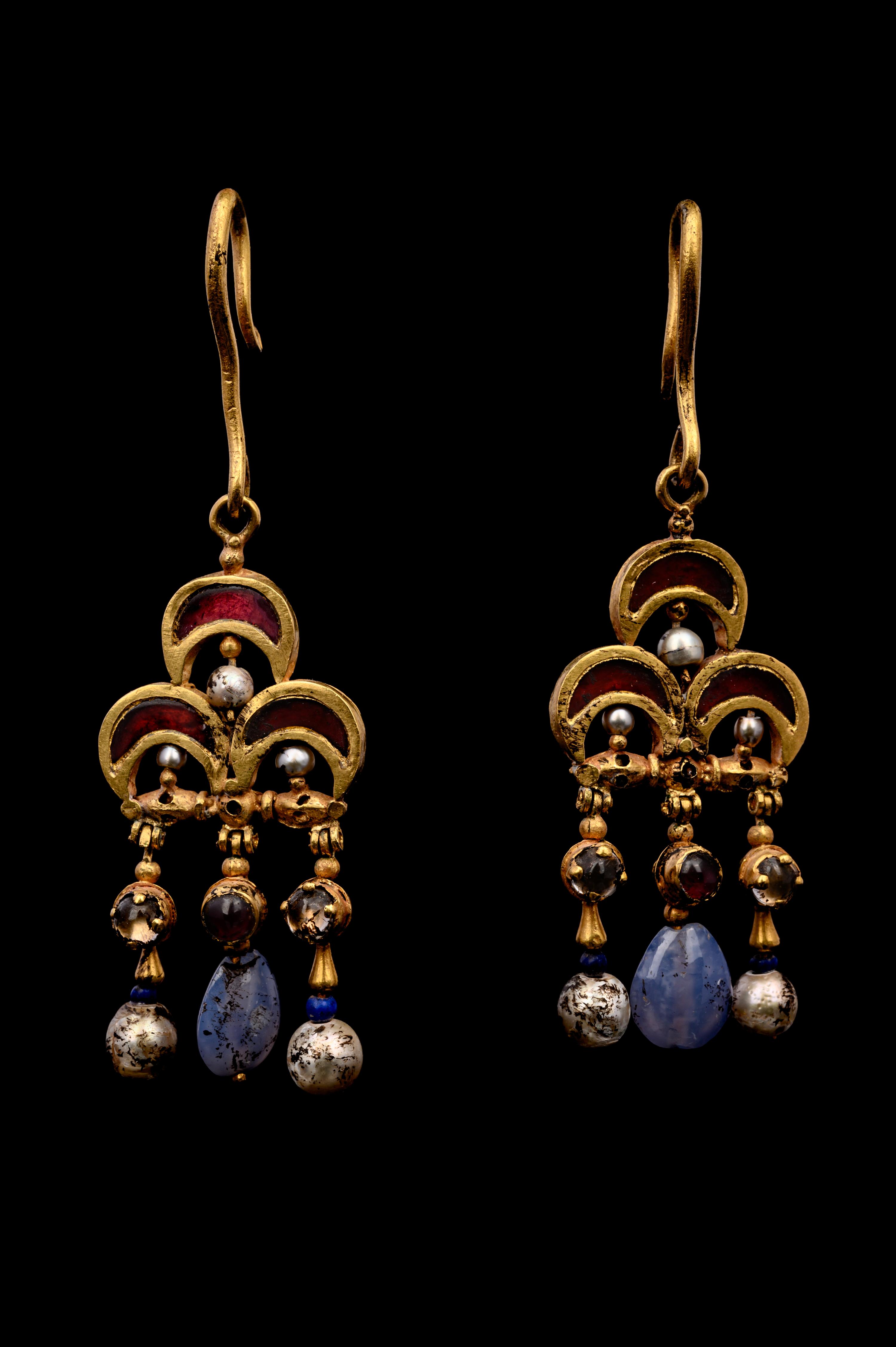 A Pair of Byzantine Gold Earrings with Garnet, Pearl and Chalcedony Elements