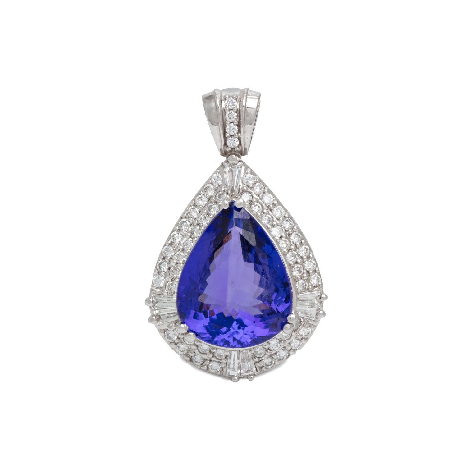 TANZANITE AND DIAMOND PENDANT ON REVERSIBLE BICOLOR OMEGA CHAIN