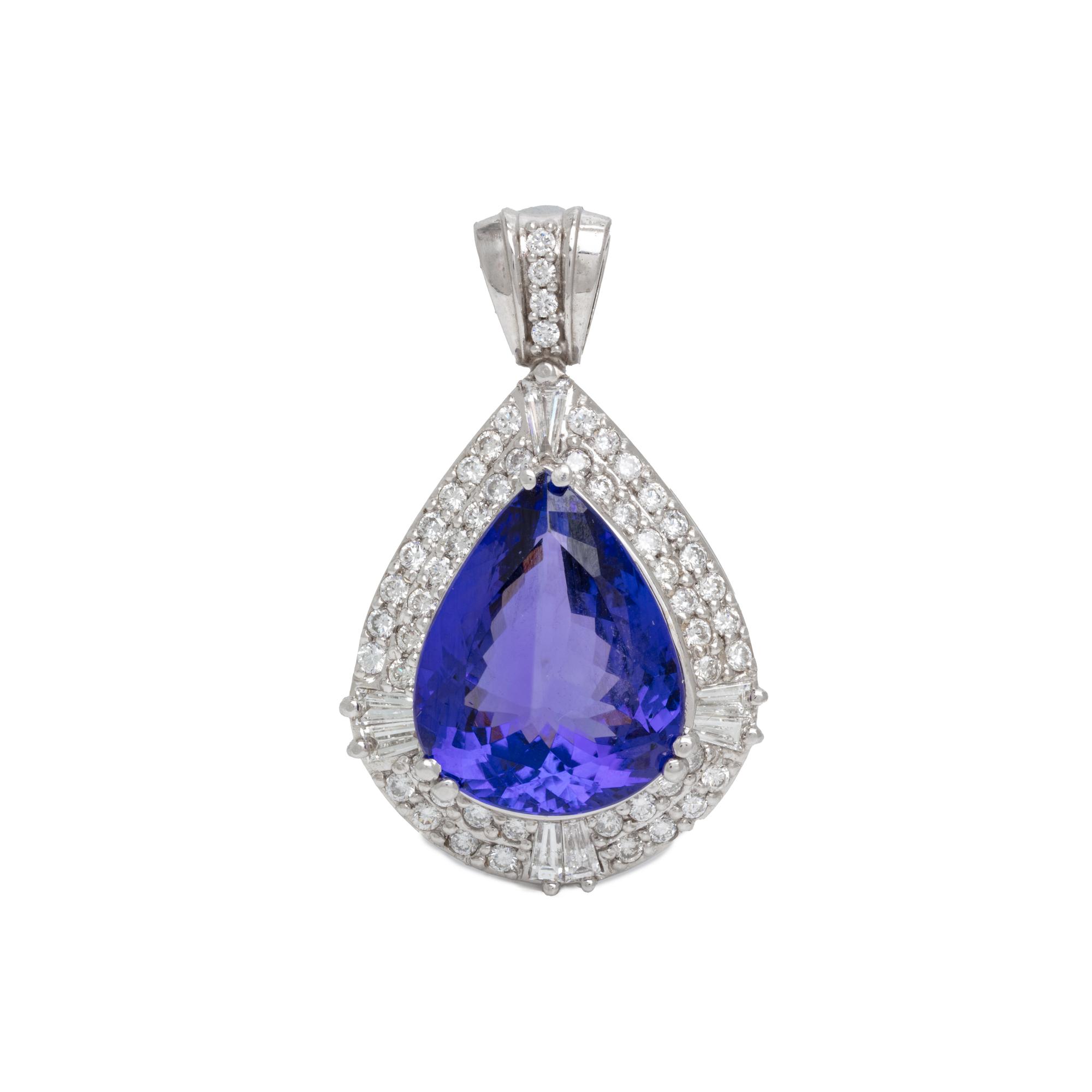 TANZANITE AND DIAMOND PENDANT ON REVERSIBLE BICOLOR OMEGA CHAIN