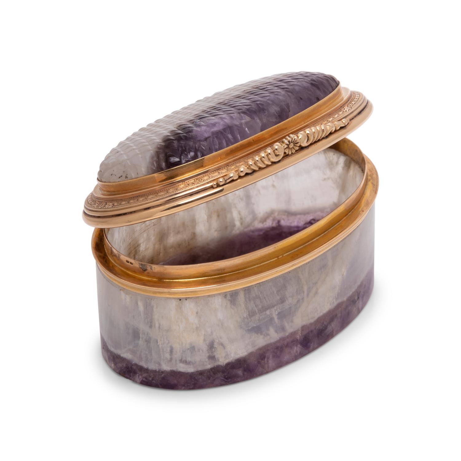 A Gold-Mounted Amethyst Quartz Snuff Box