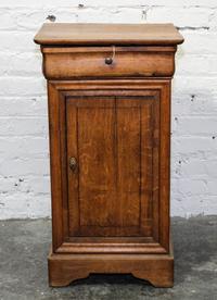 A Victorian Oak Pedestal Cabinet Height 27 x width 15 1/4 x depth 13 inches. — 19TH CENTURY