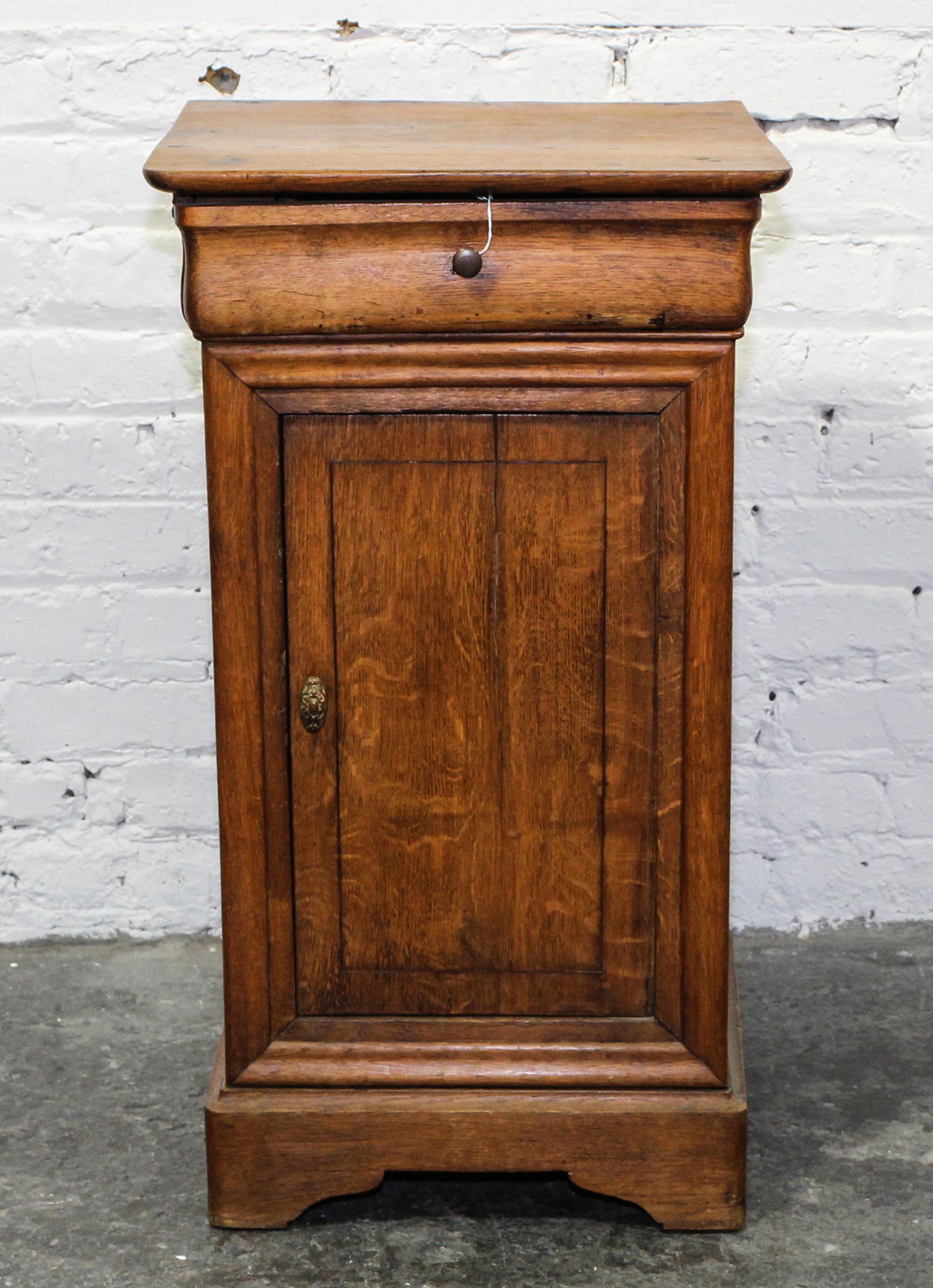 A Victorian Oak Pedestal Cabinet Height 27 x width 15 1/4 x depth 13 inches. — 19TH CENTURY
