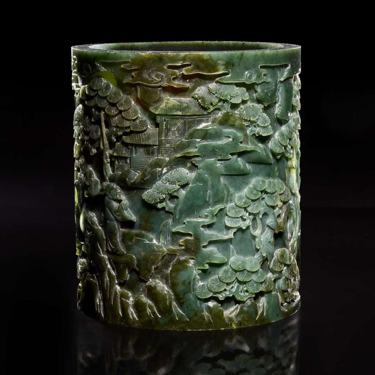 A large Chinese carved spinach jade brush pot 菠菜綠玉大筆筒