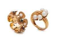 COLLECTION OF YELLOW GOLD, CULTURED PEARL AND SAPPHIRE RINGS