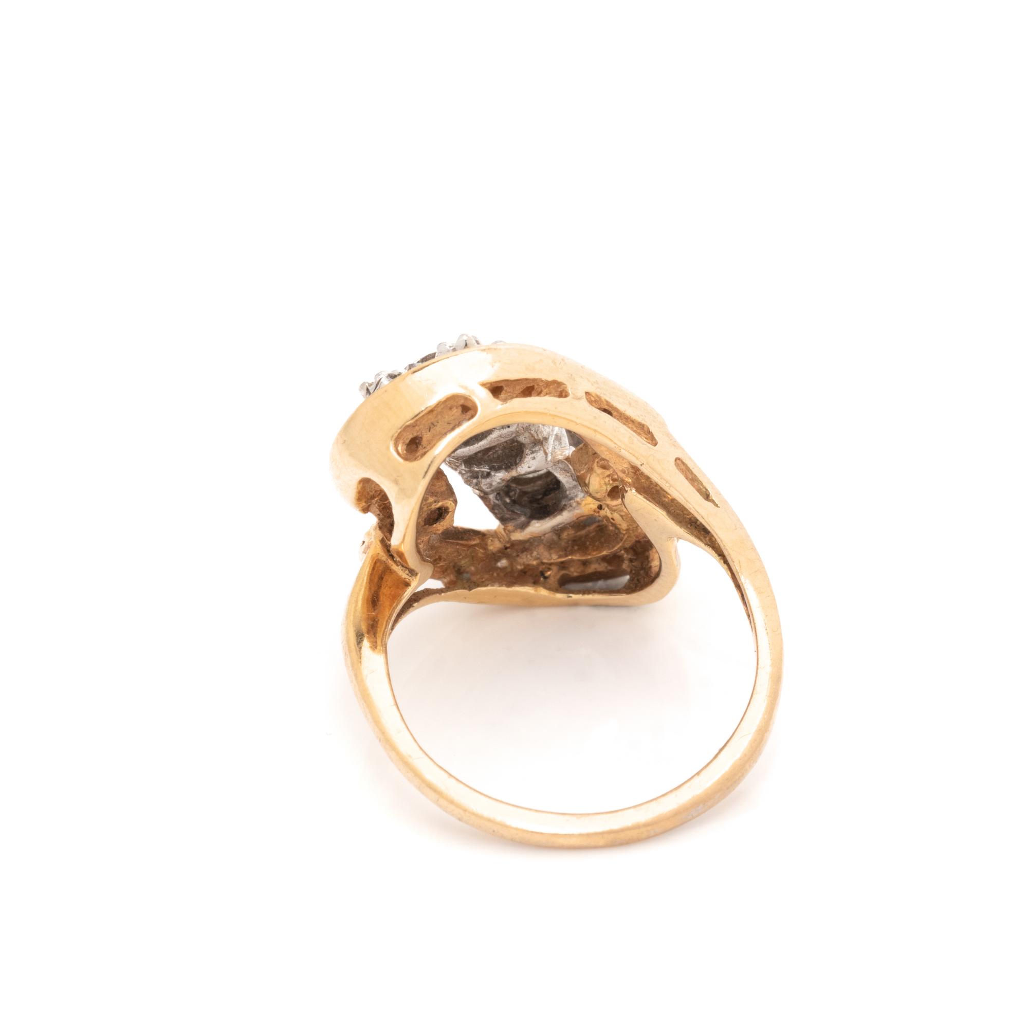 DIAMOND AND BICOLOR GOLD RING