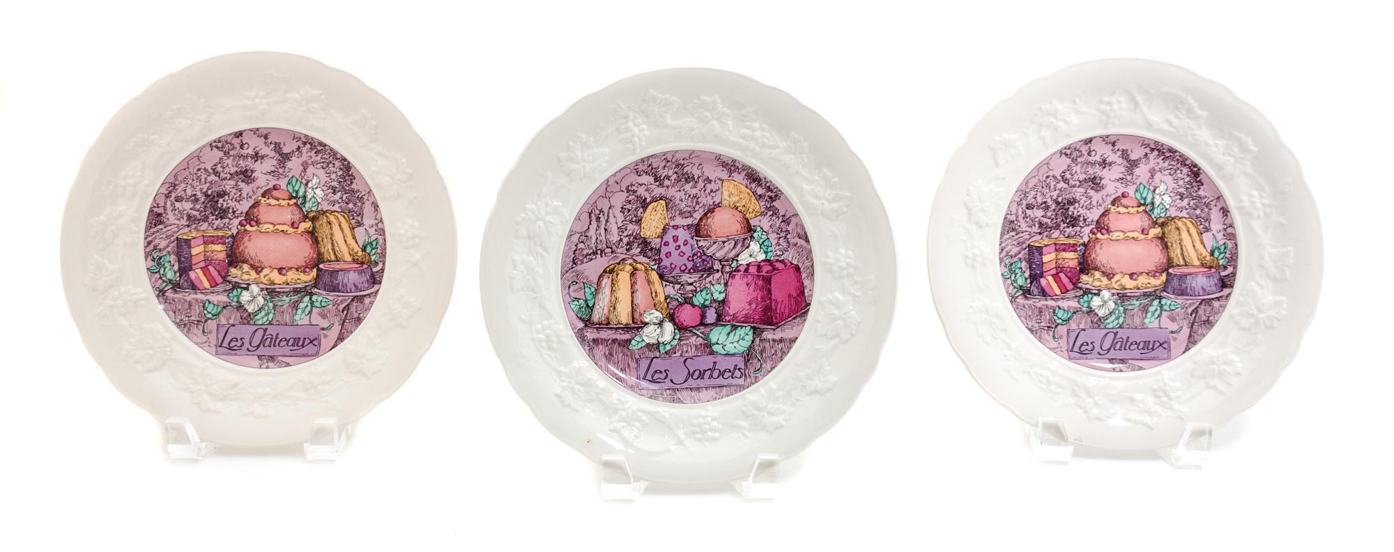 Twelve French Gien Porcelain Cake Plates Diameter 8 1/2 inches. — 20TH CENTURY