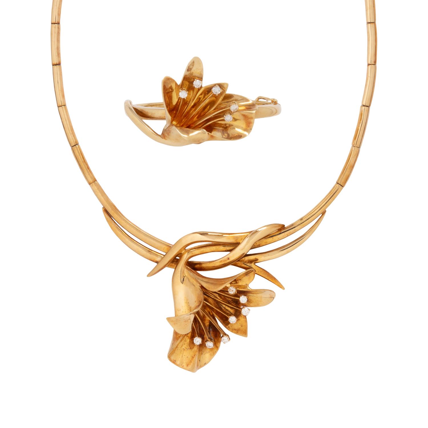 YELLOW GOLD AND DIAMOND FLOWER MOTIF NECKLACE AND BRACELET